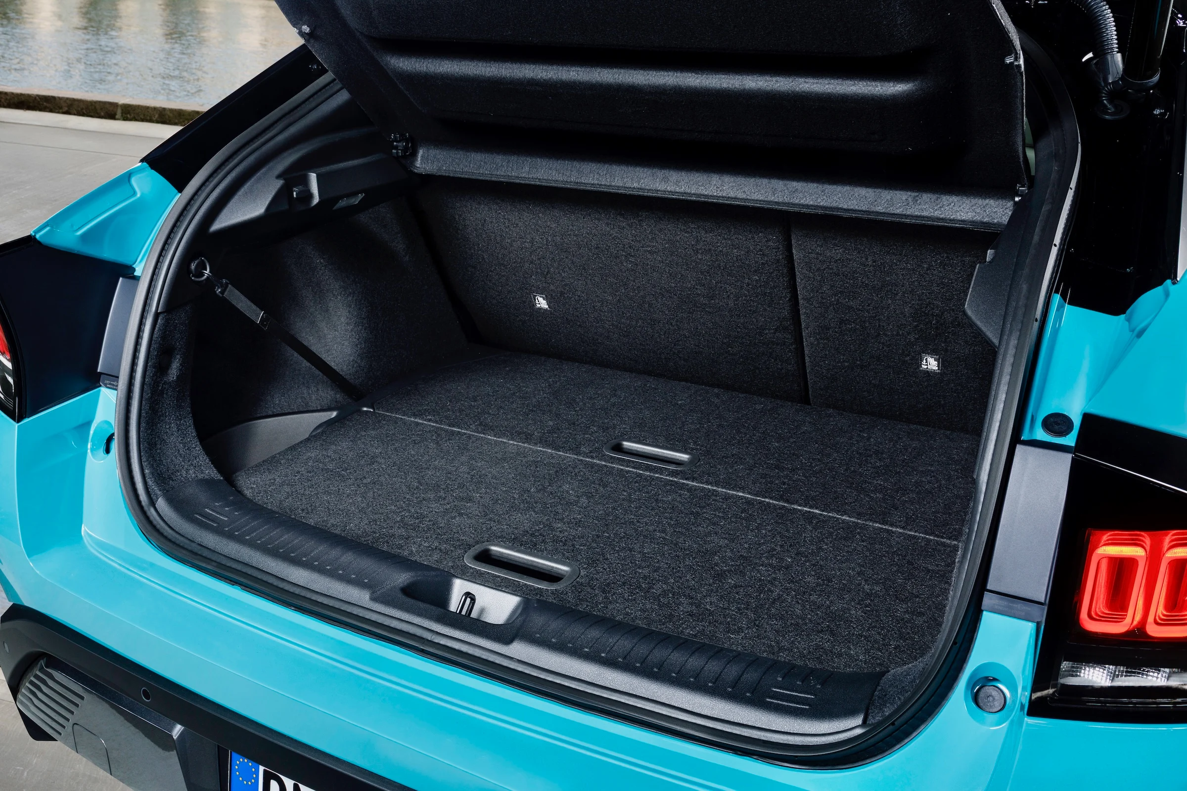 Nissan LEAF049