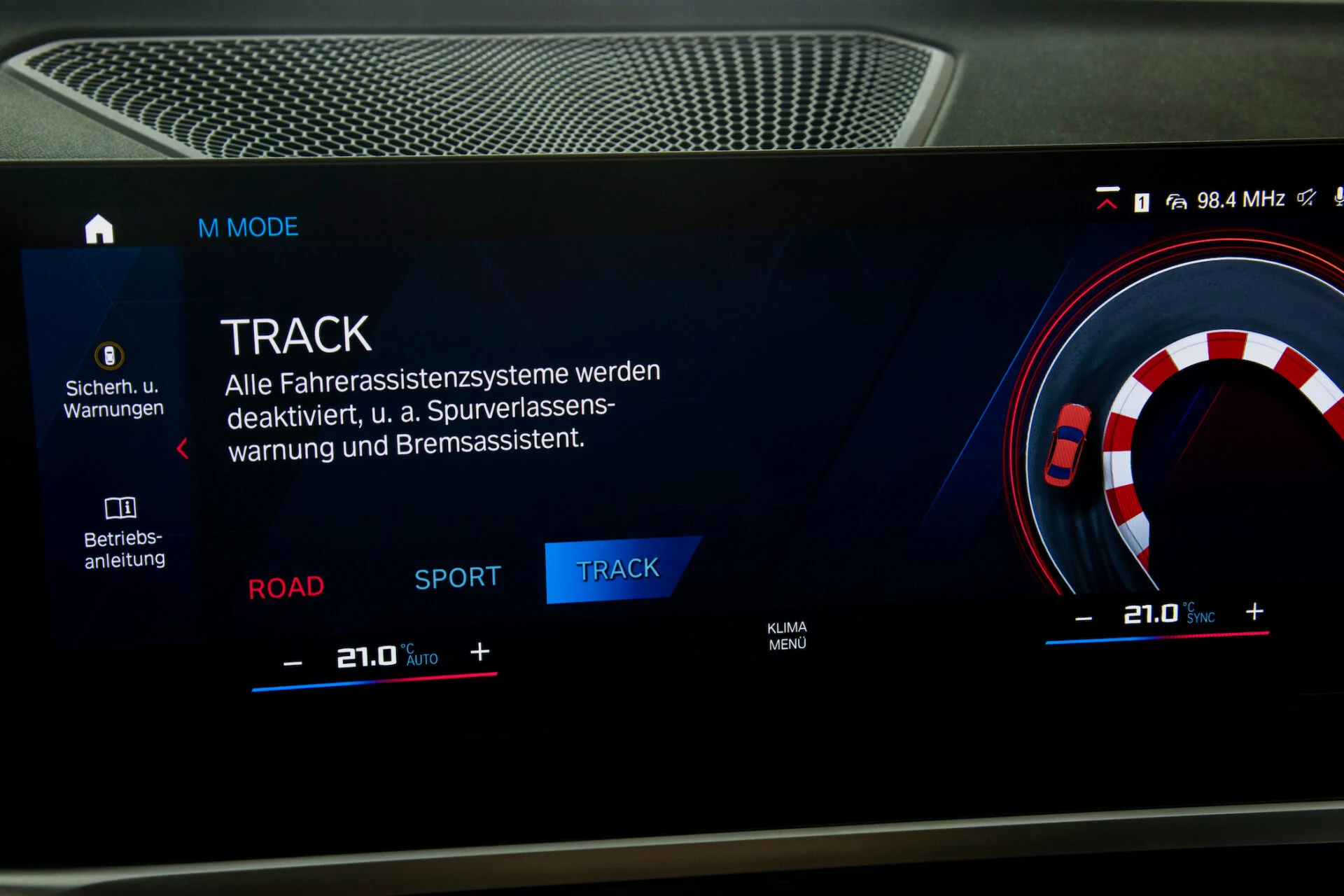 P90468084_highRes_the-all-new-bmw-m2-u