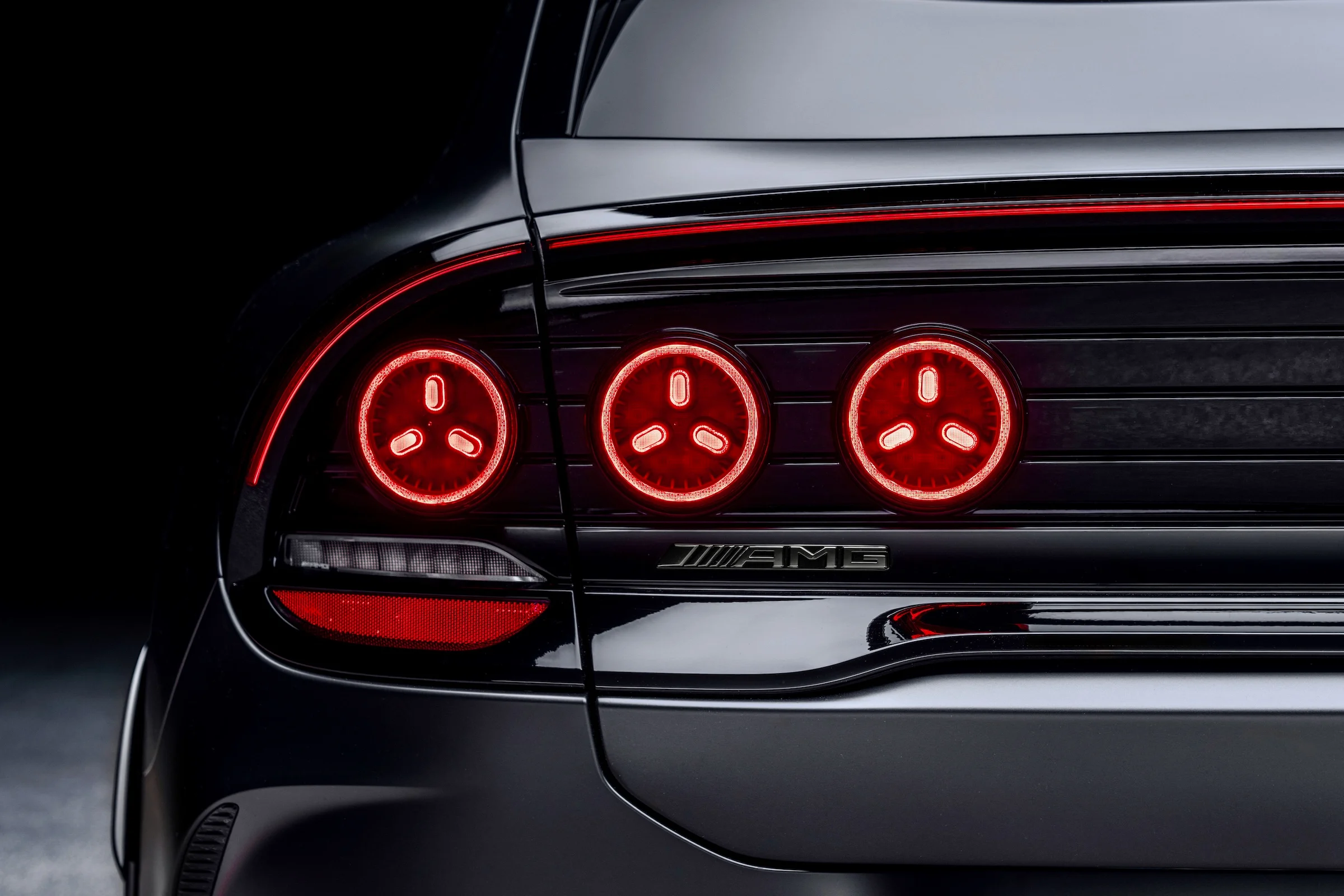 Mercedes-AMG GT SUV 332 012