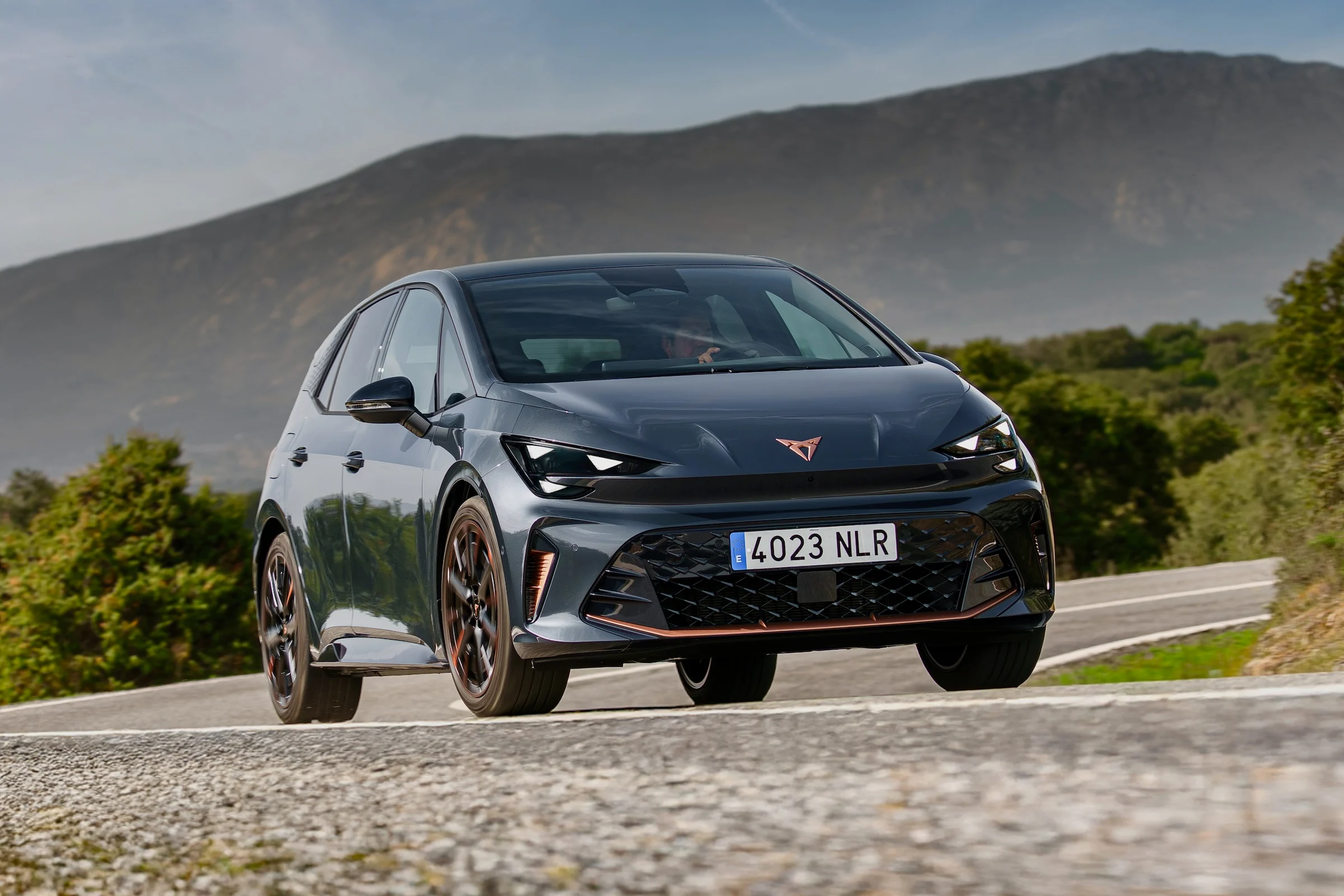033 The-new-CUPRA-Born-hits-the-roads-with-pure-electric-performance HQ