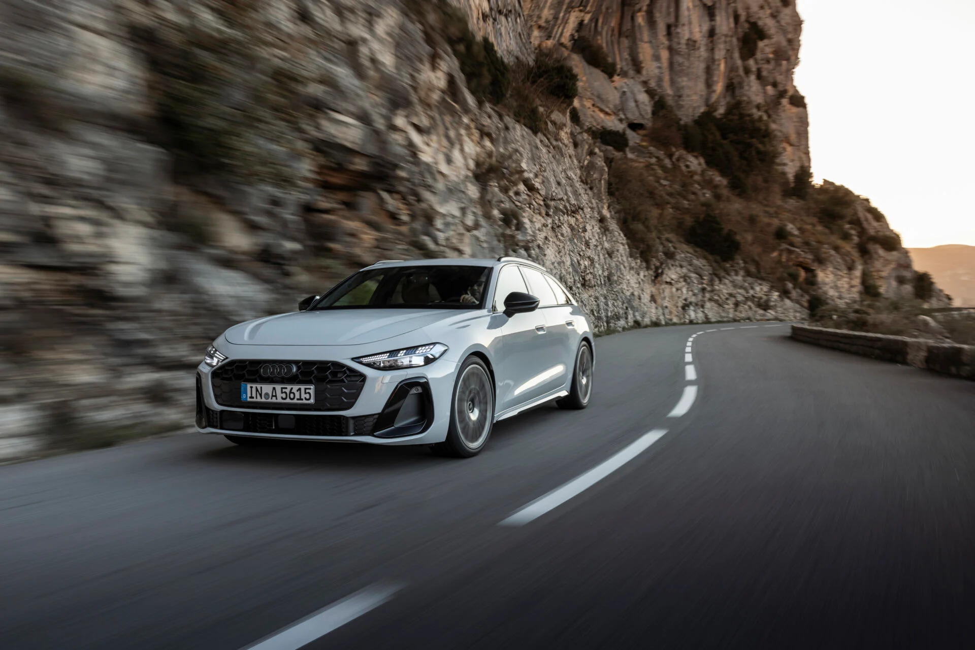 A5_Avant_Glacier_white003