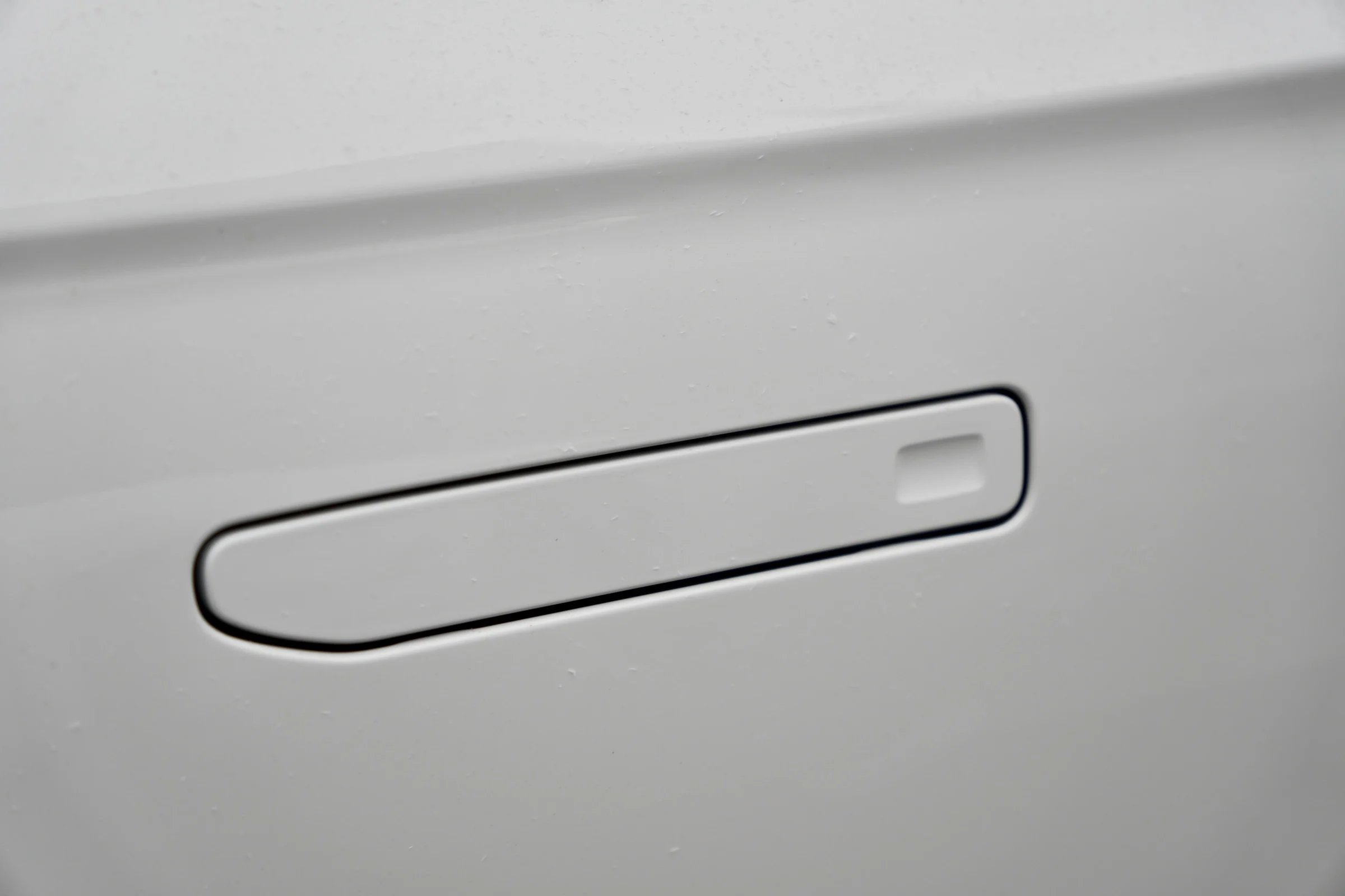 DUEL Leapmotor B10 vs Renault Scenic E-Tech MBB 187