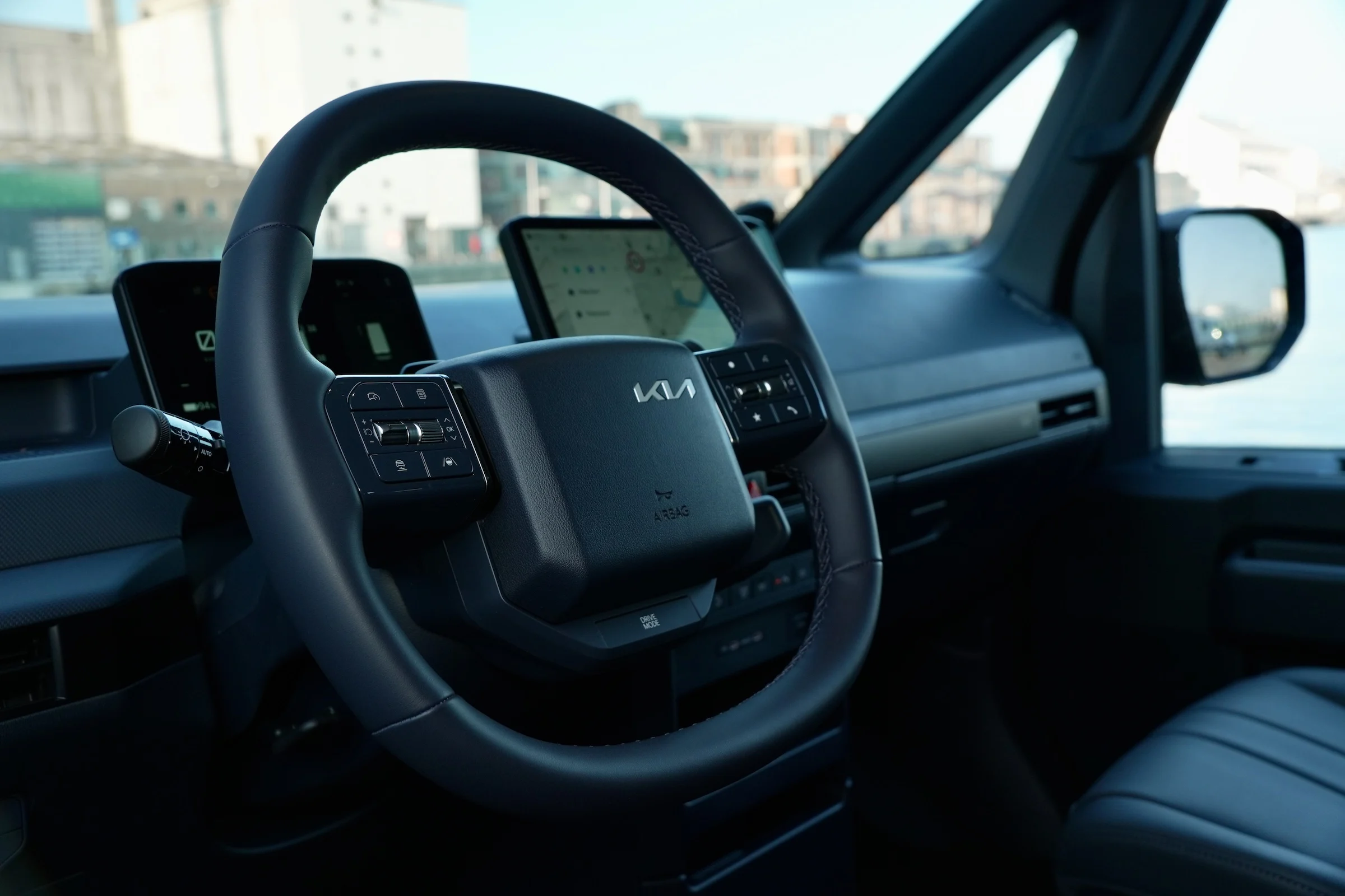 DUEL Kia PV5 Pass vs VW ID. Buzz 765