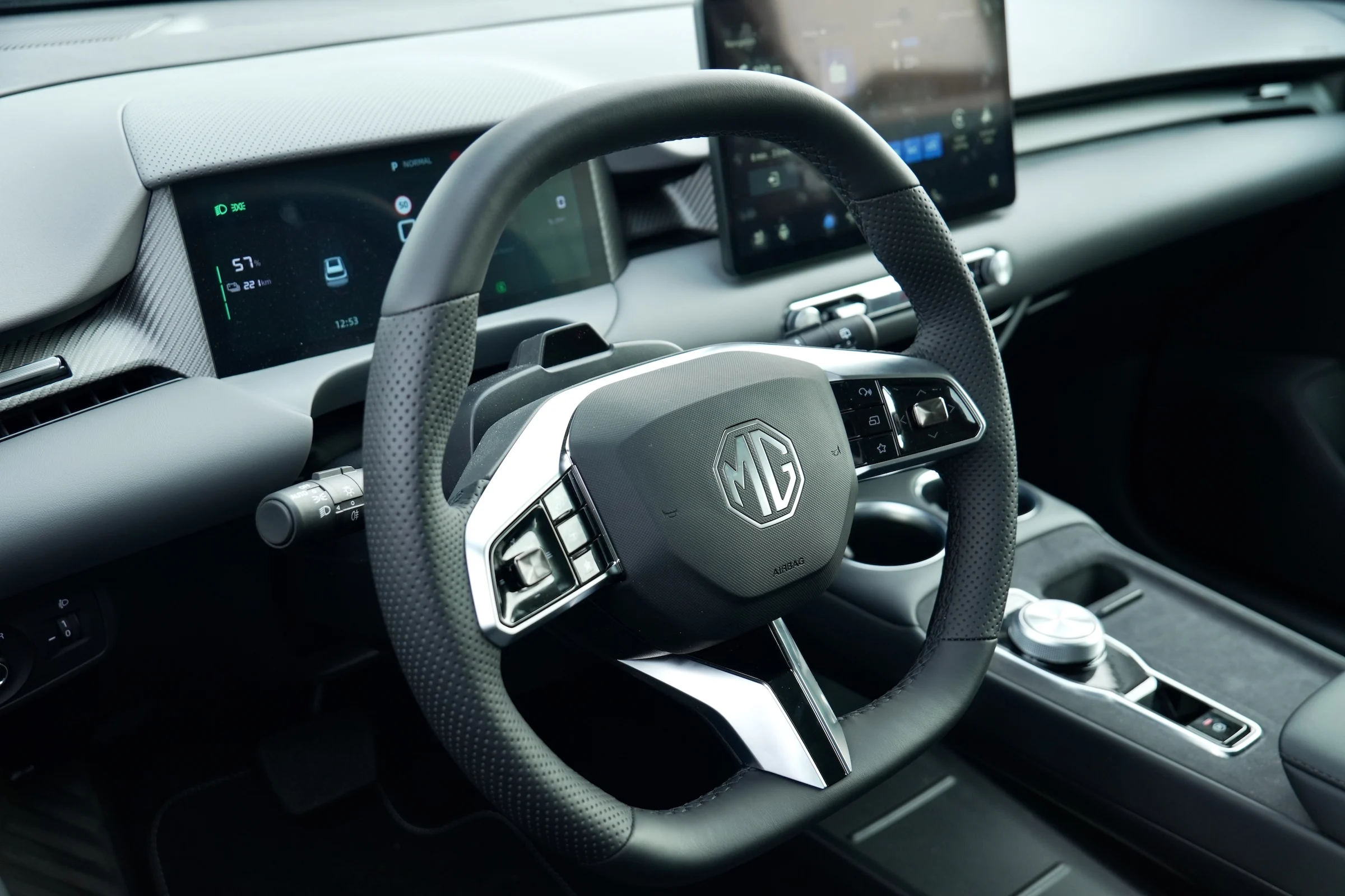 DUEL MGS5 EV vs Omoda 5 EV 263