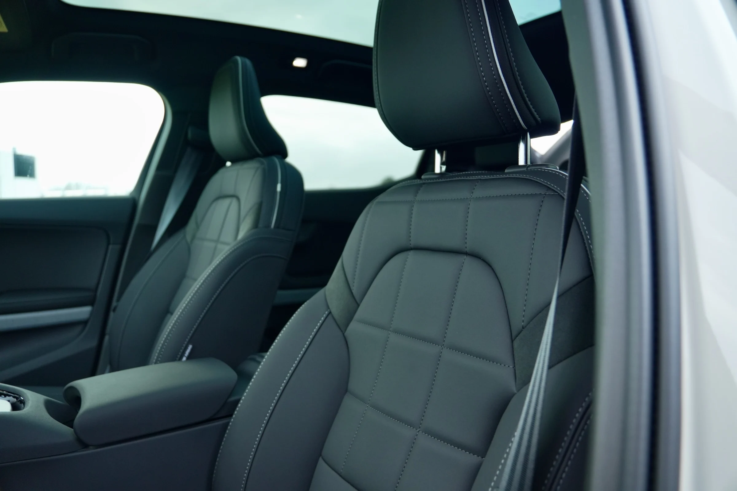 TEST Polestar 2 LR Single 2025 MBB 844