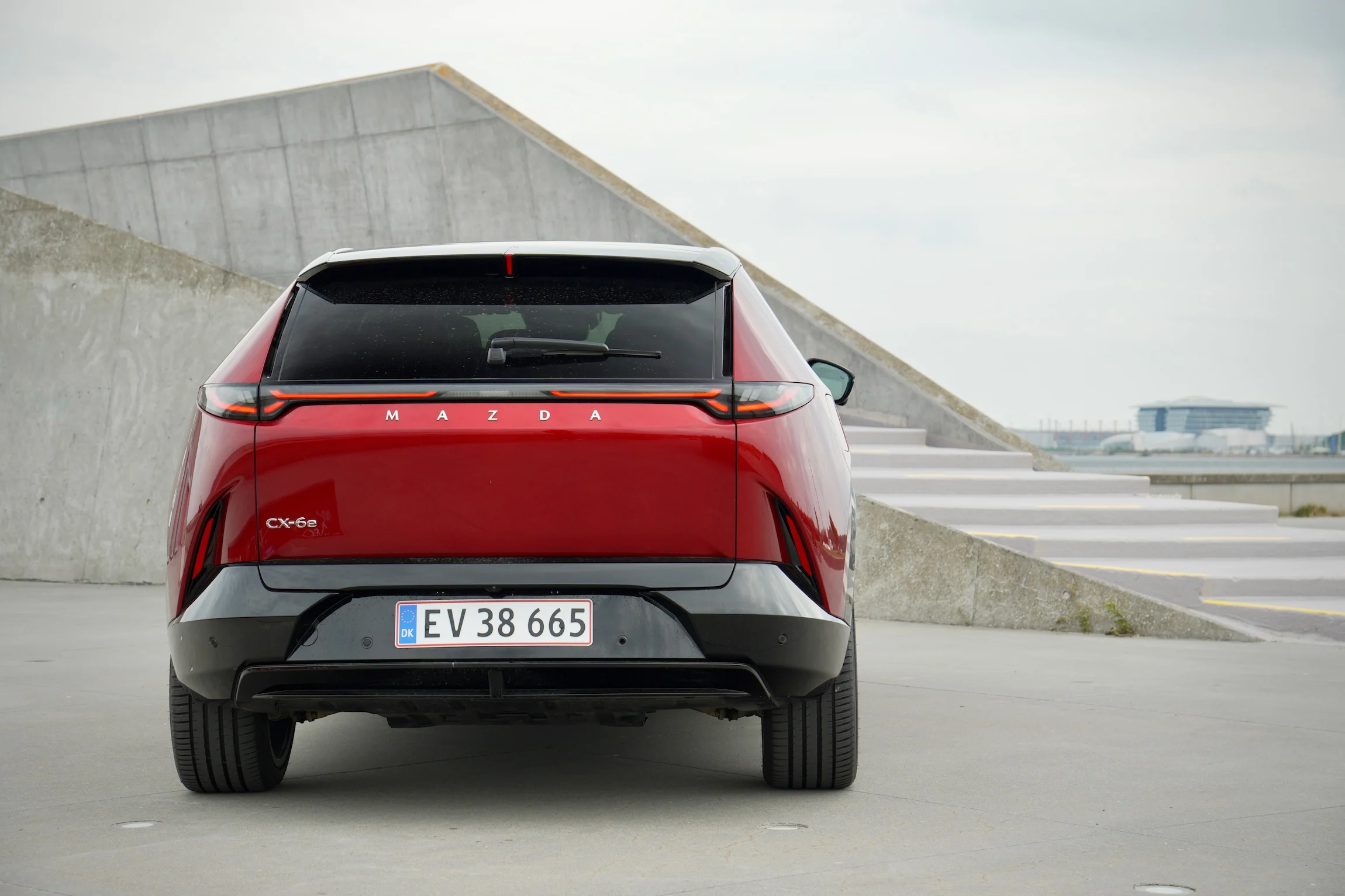 FØRSTE TUR Mazda CX-6e MBB 172