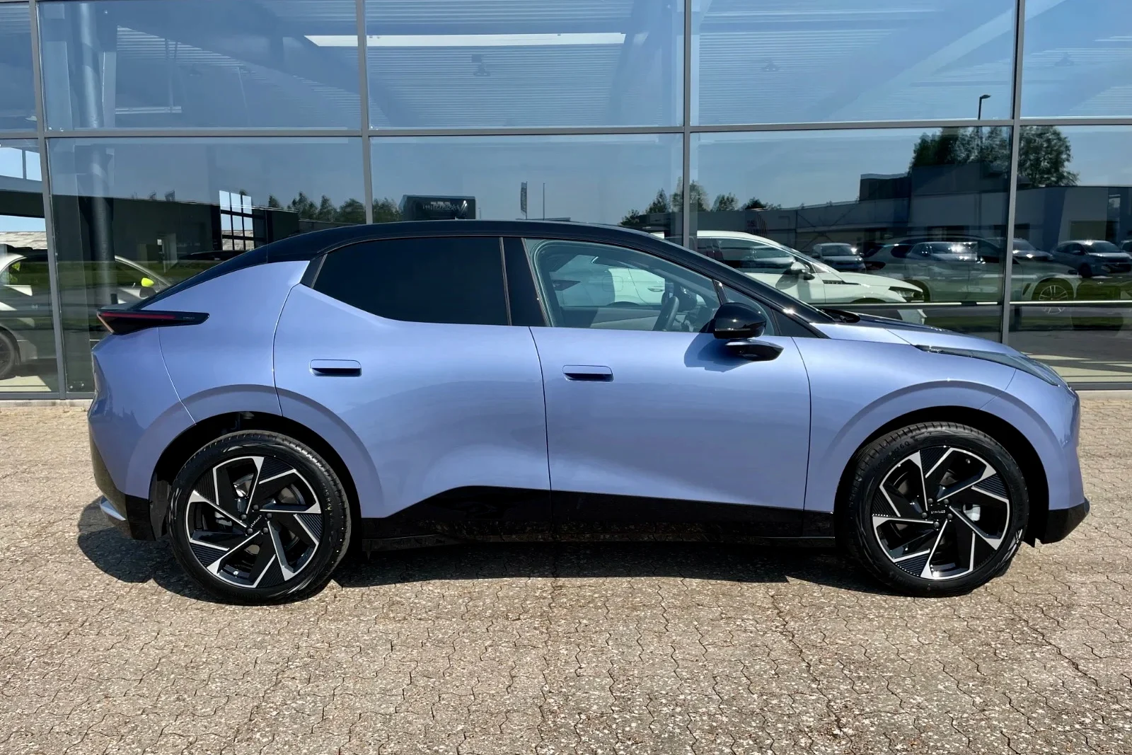 Lynk & Co 02 02
