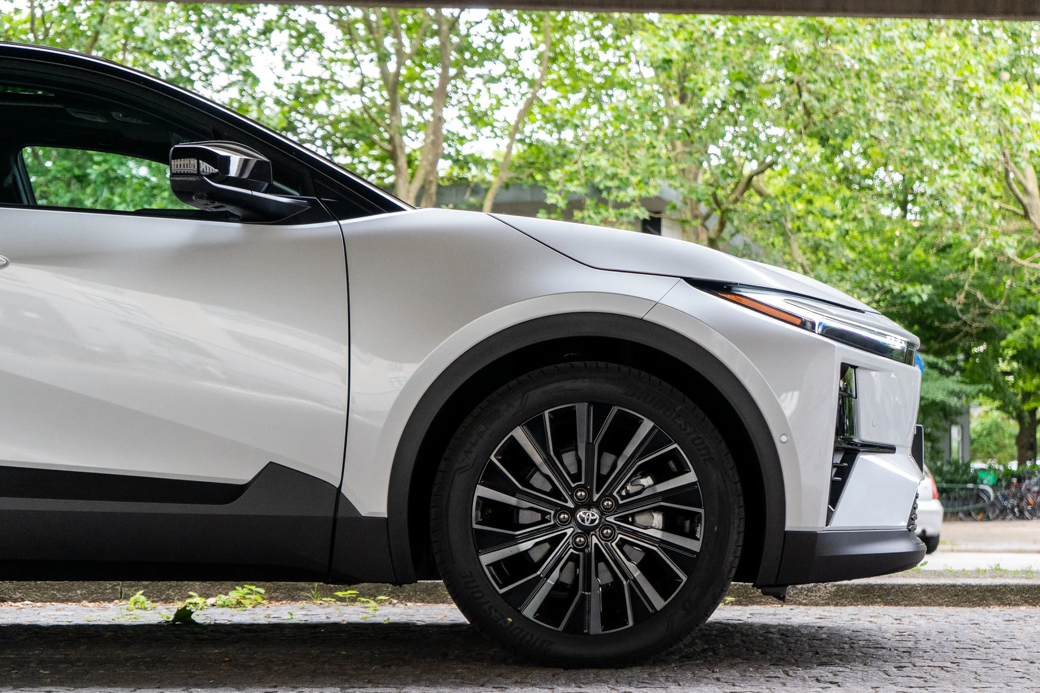 Toyota C-HR+-8