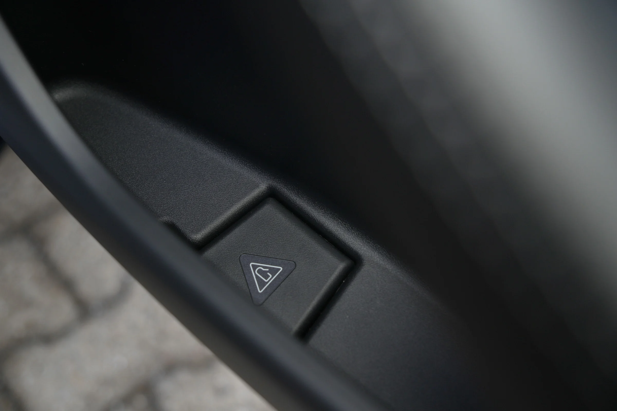 DUEL MGS6 EV vs Tesla Model Y Baghjuls MBB 552