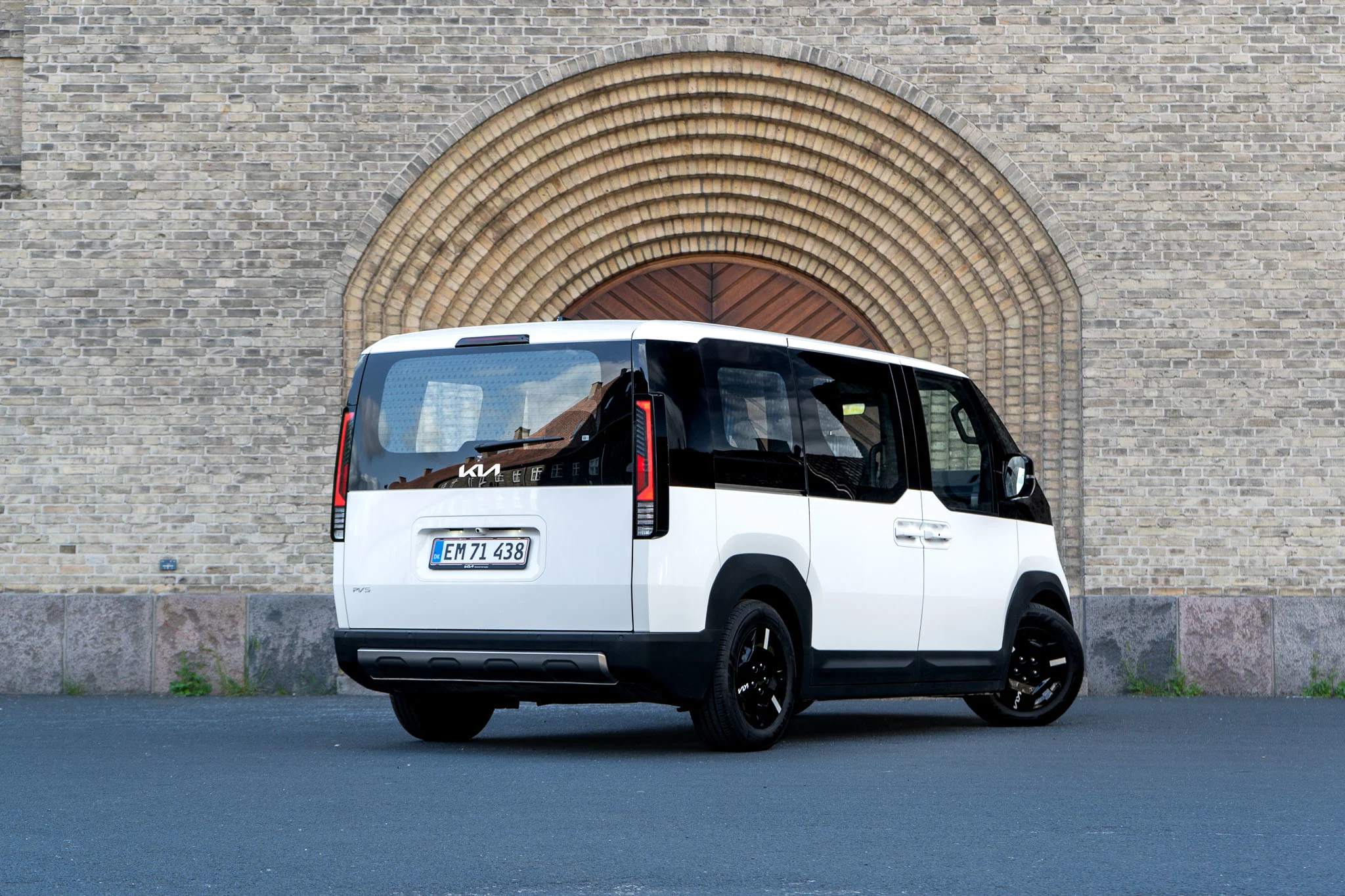 Kia PV5 Standard Range-17