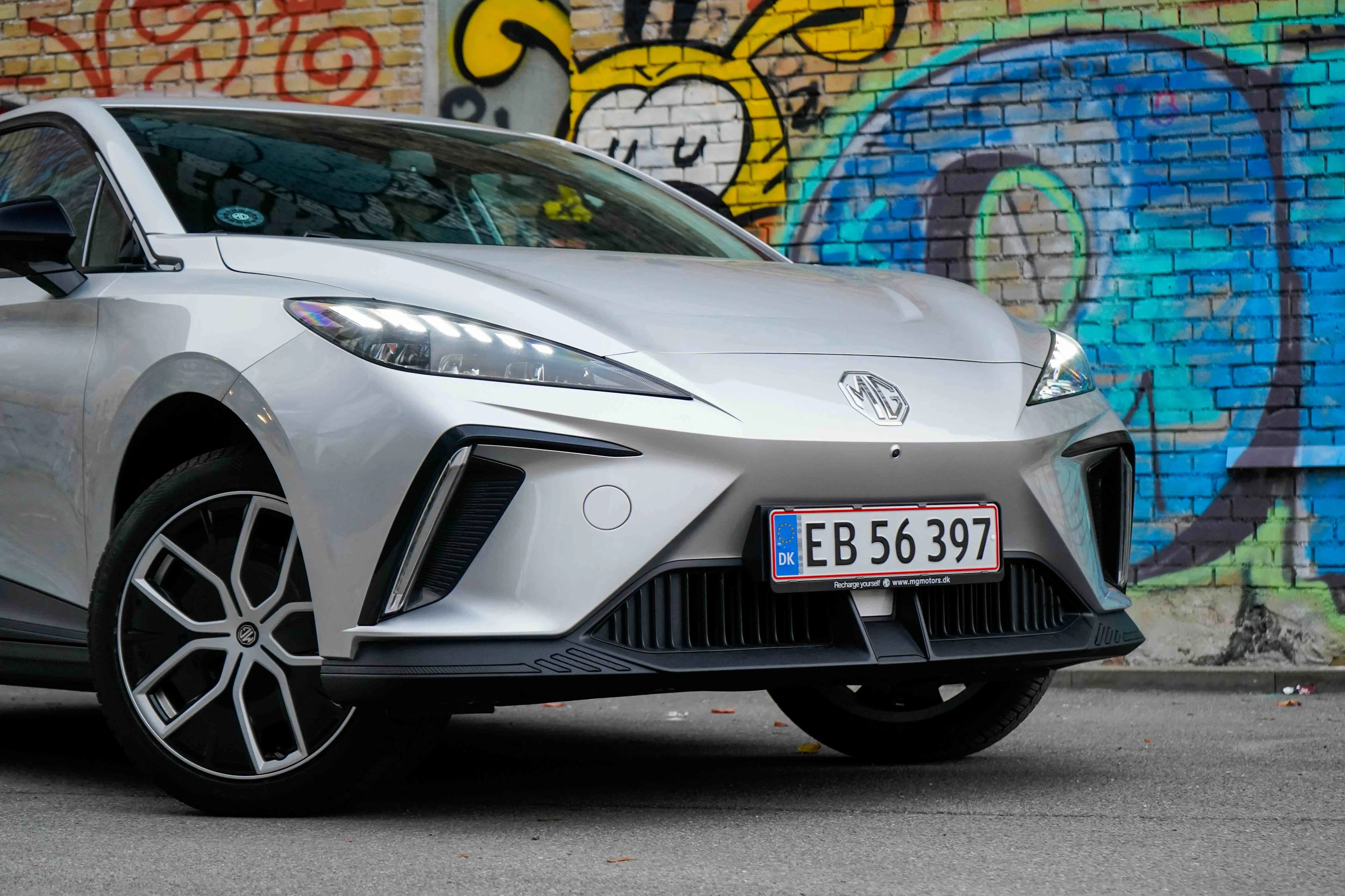 MG4 Extended Range-12