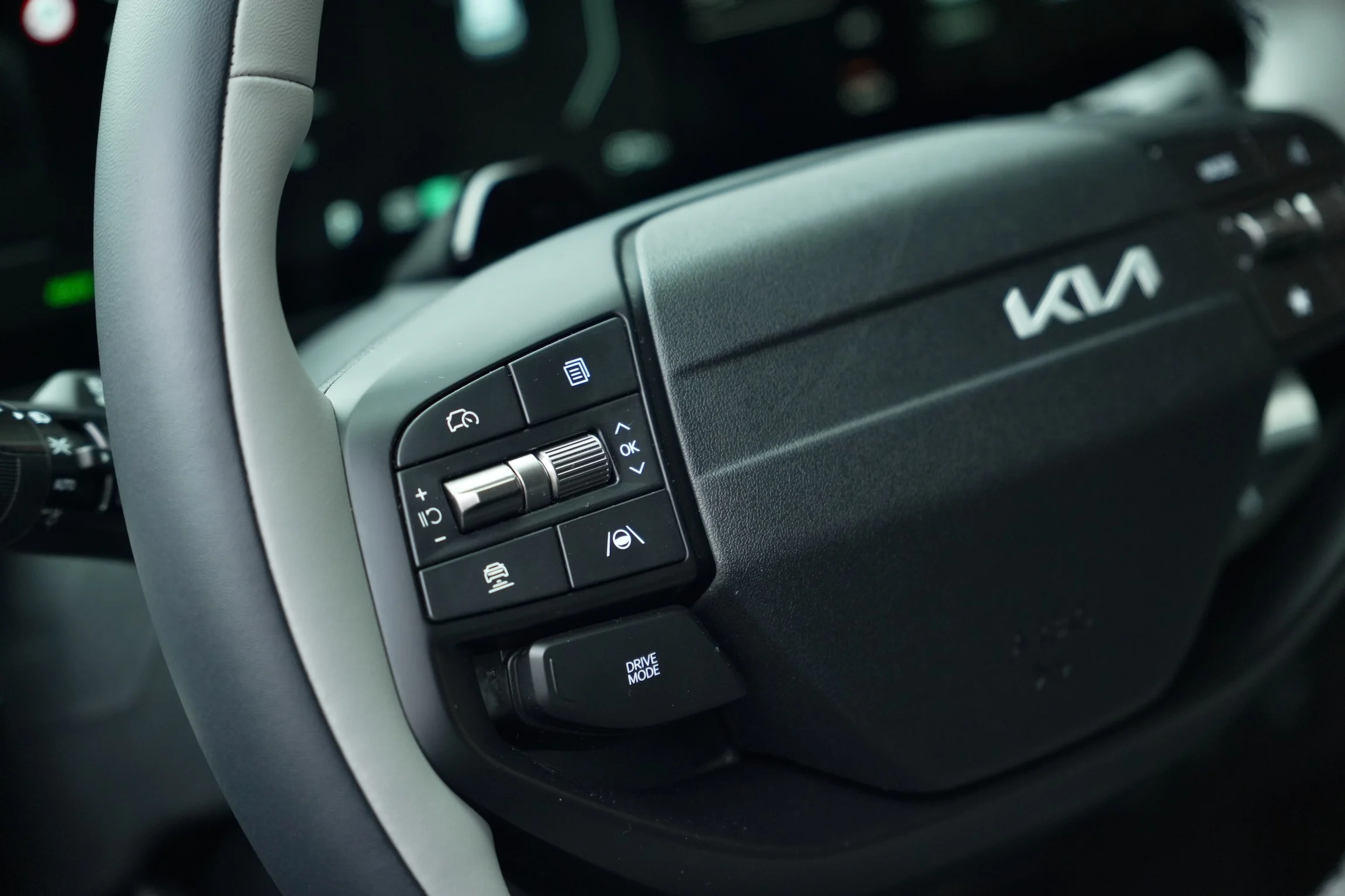 Kia EV4 LR vs VW ID.3 Max+ MBB108