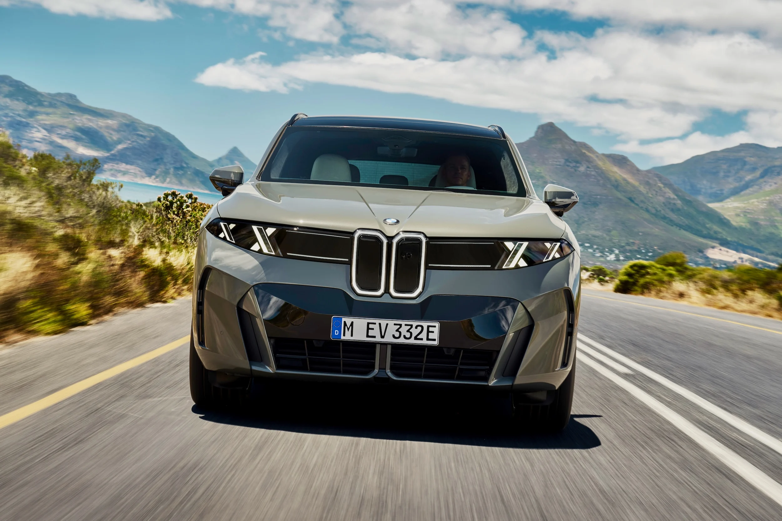 P90645963 highRes bmw-ix5-60-xdrive-06