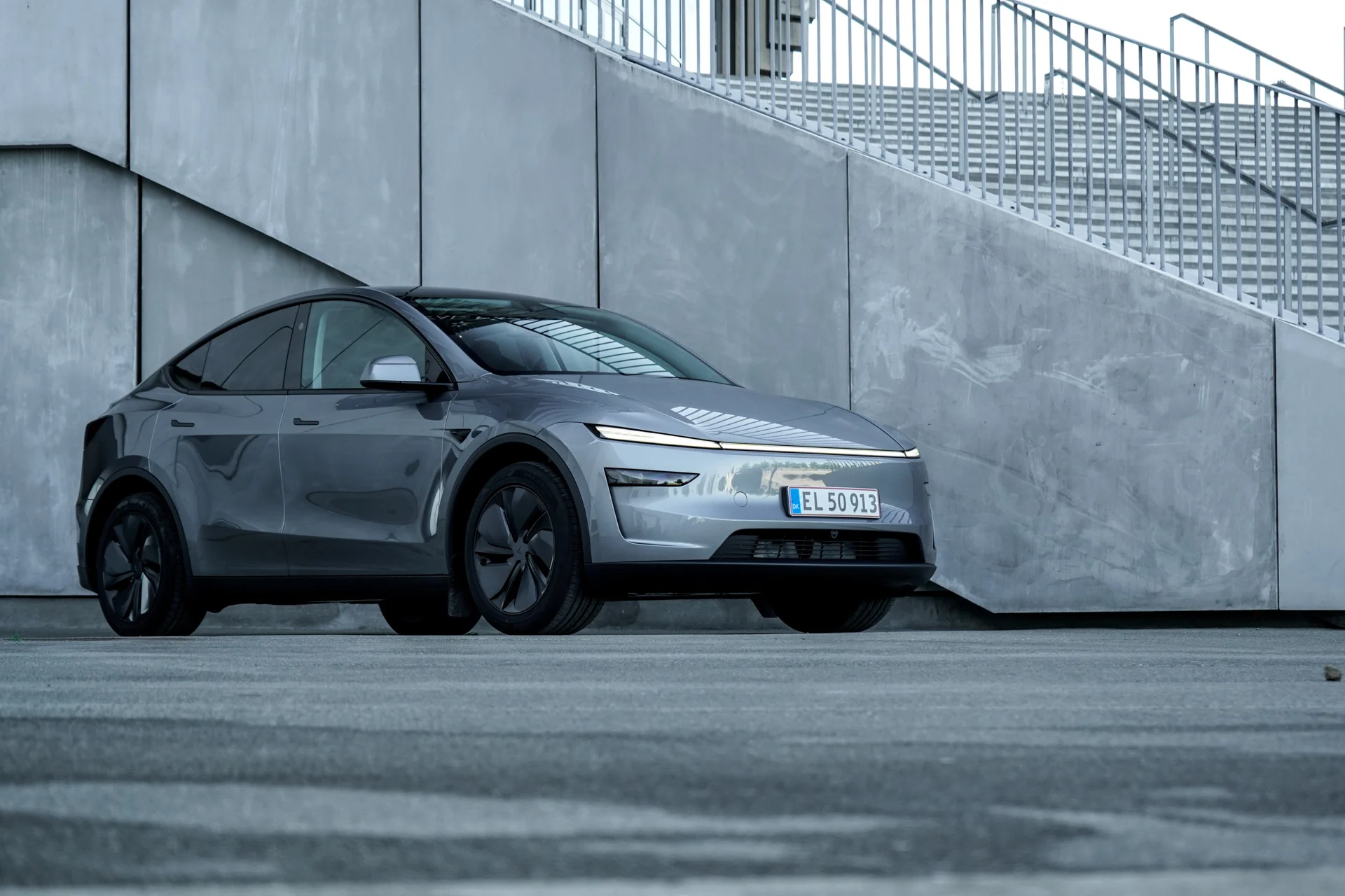 Tesla Model Y -02