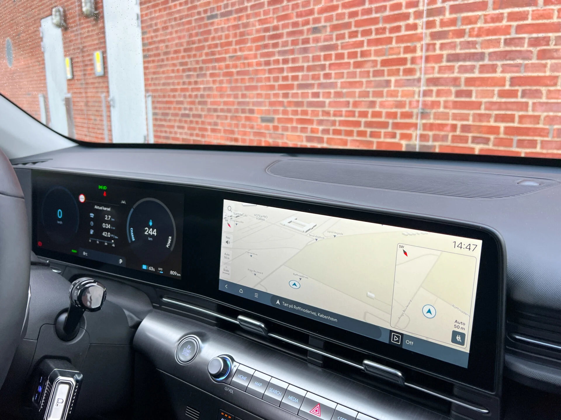 Hyundai Kona vs Kia Niro-32