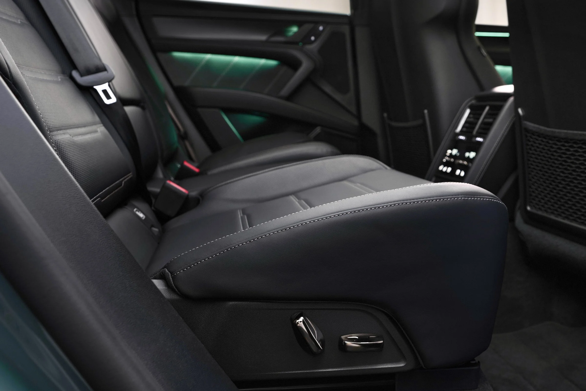 Porsche Cayenne Electric 638 6000x4000