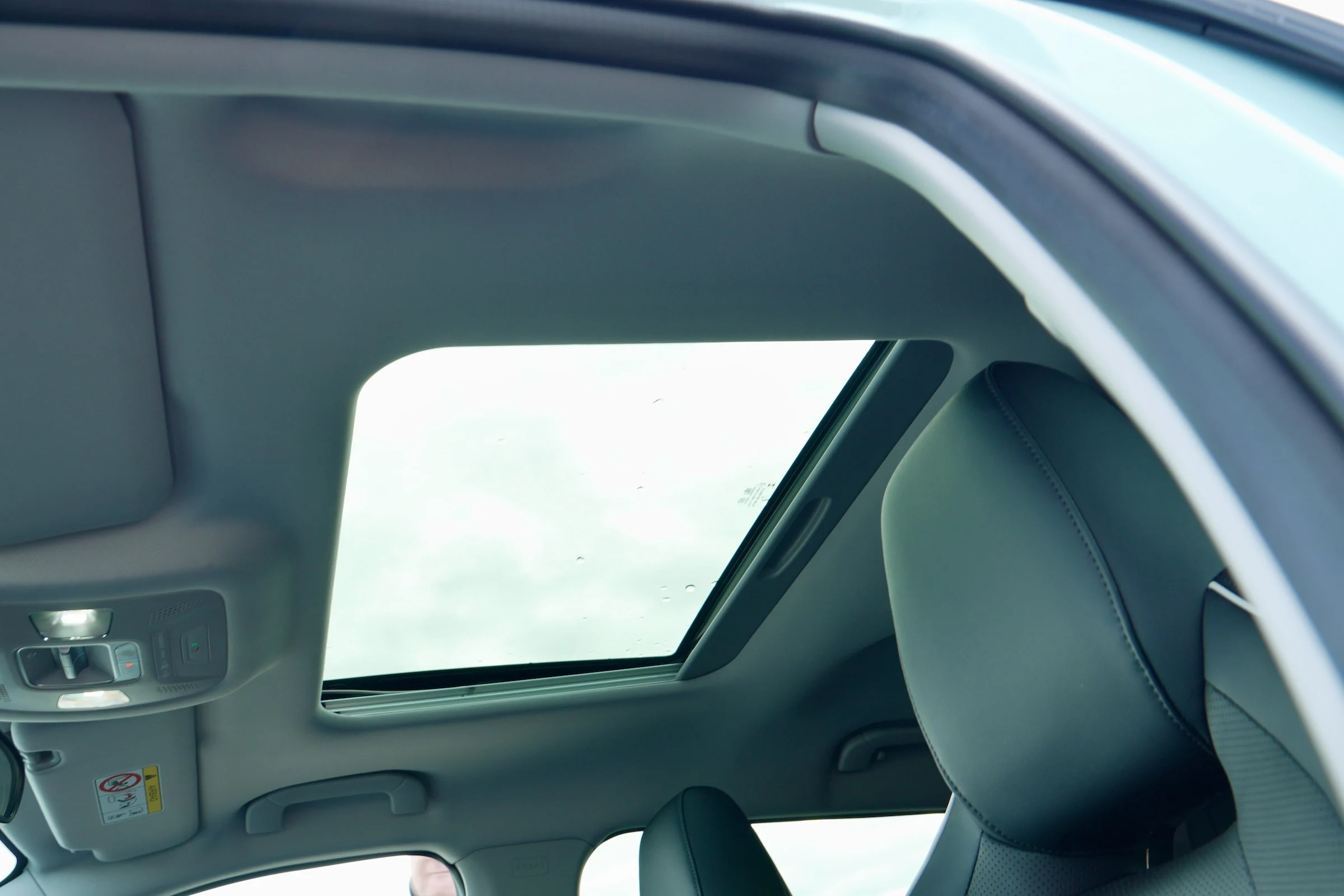 DUEL MGS5 EV vs Omoda 5 EV 193