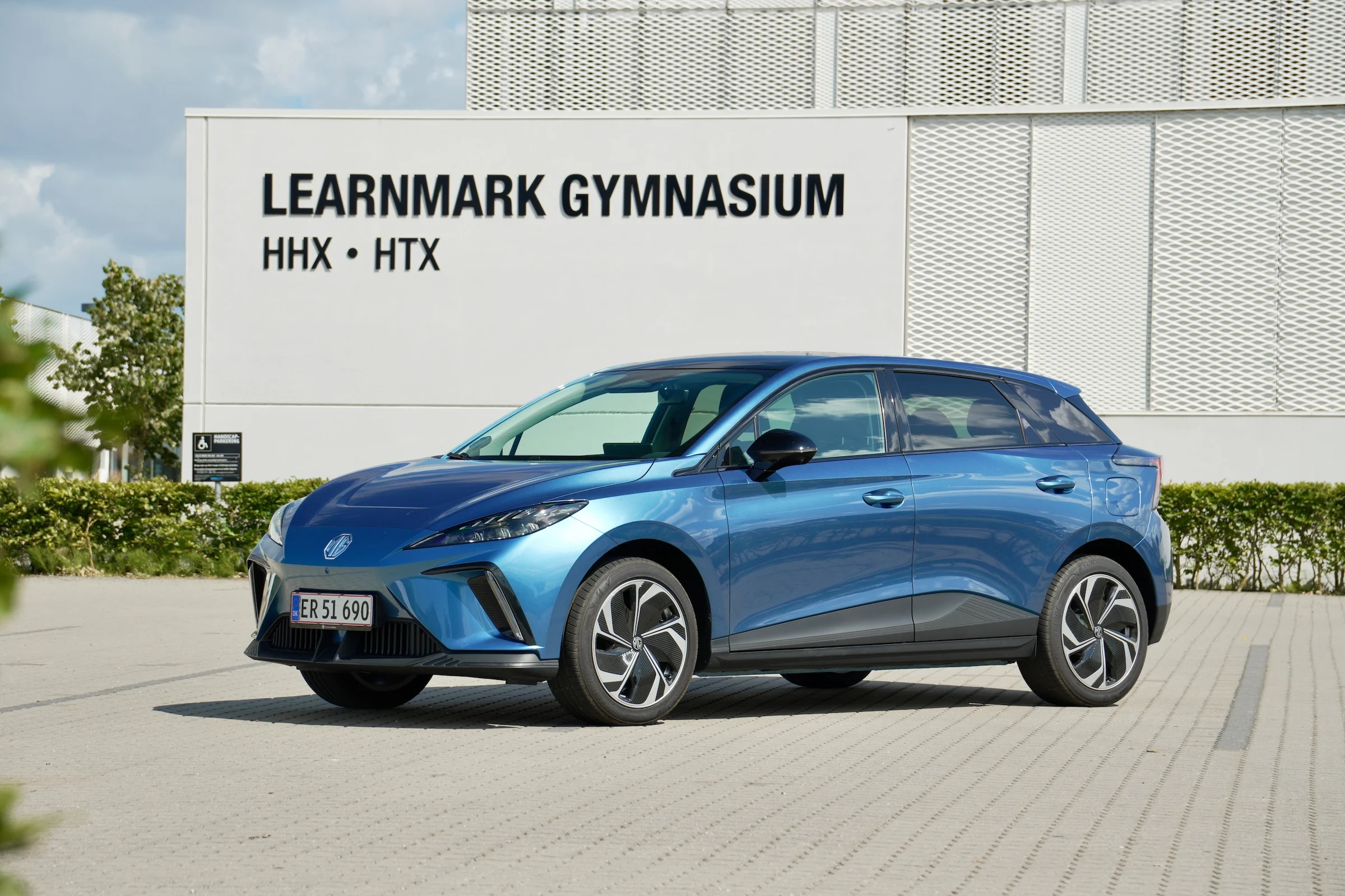 TEST MG4 EV Extended Range Luxury 2094