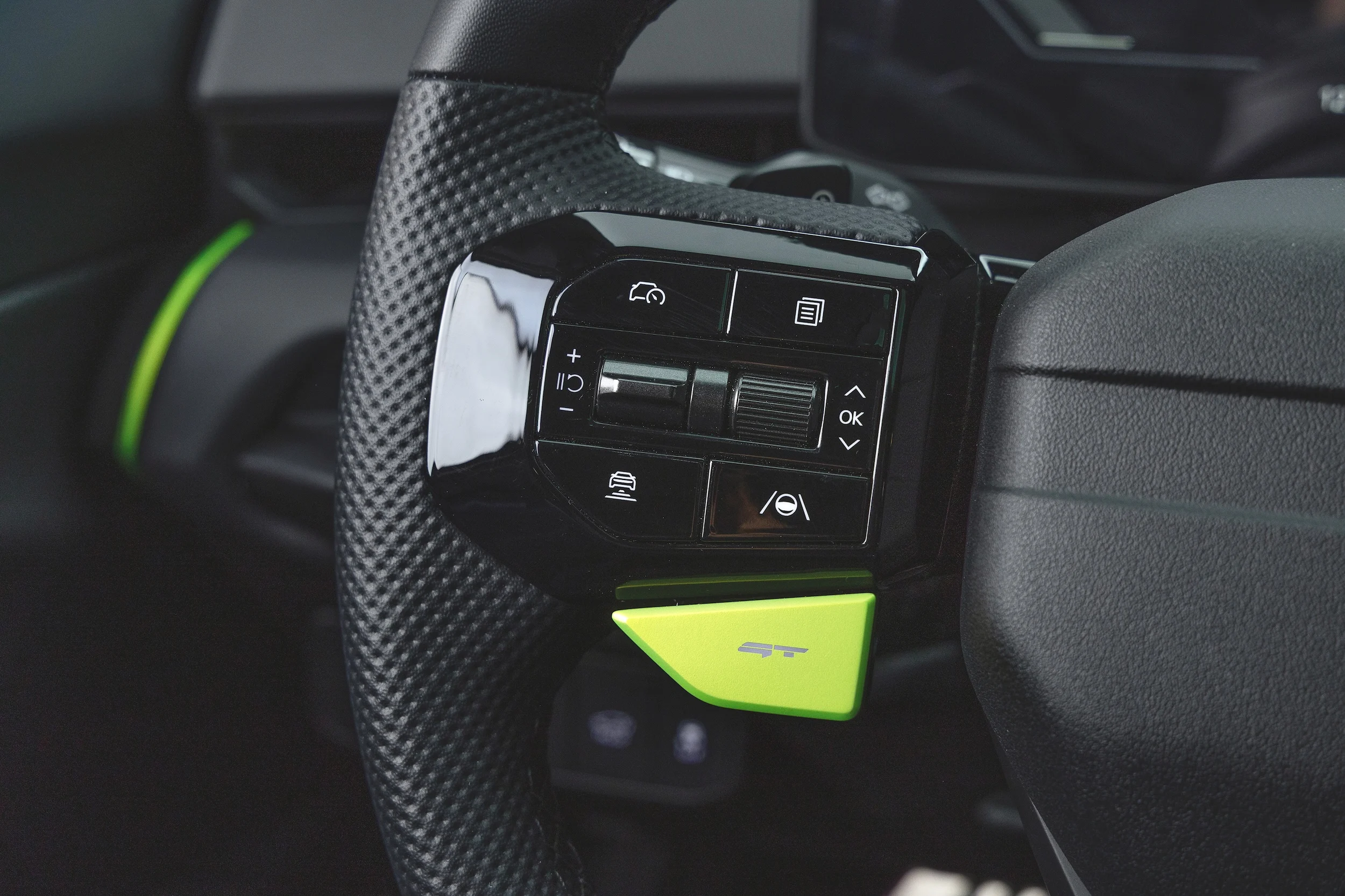 kia-ev4-gt-penta-metal-motorshow-interior-print-3600x2400-04