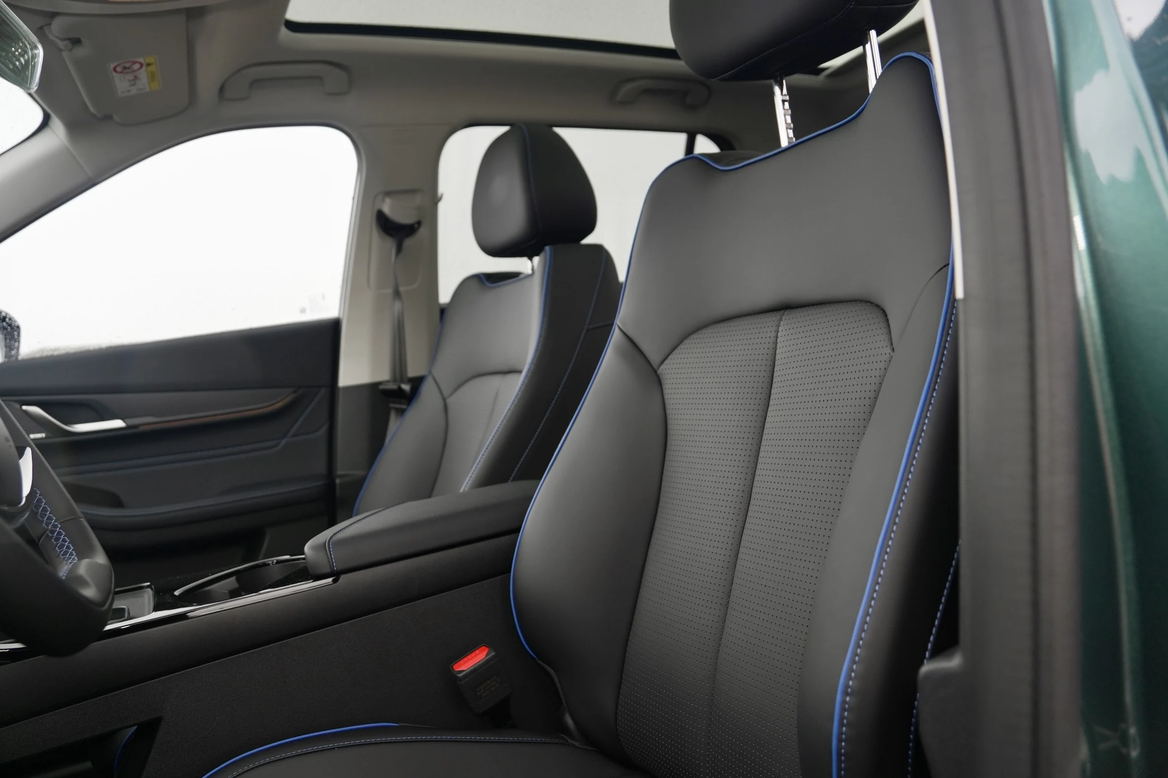 DUEL Jaecoo J5 EV vs Renault 4 E-Tech 126