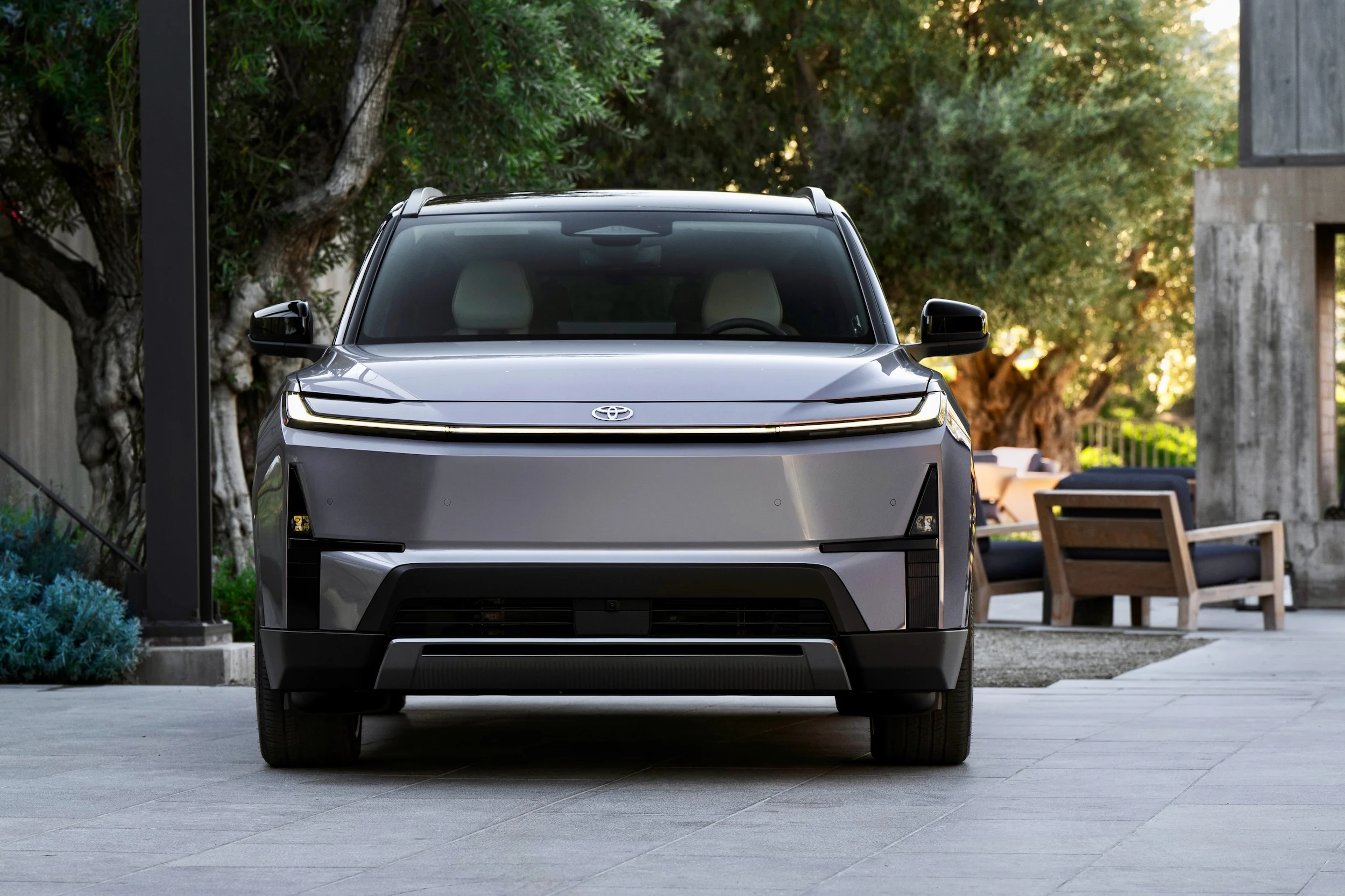 2027 Toyota Highlander Limited Spellbound2Tone 007