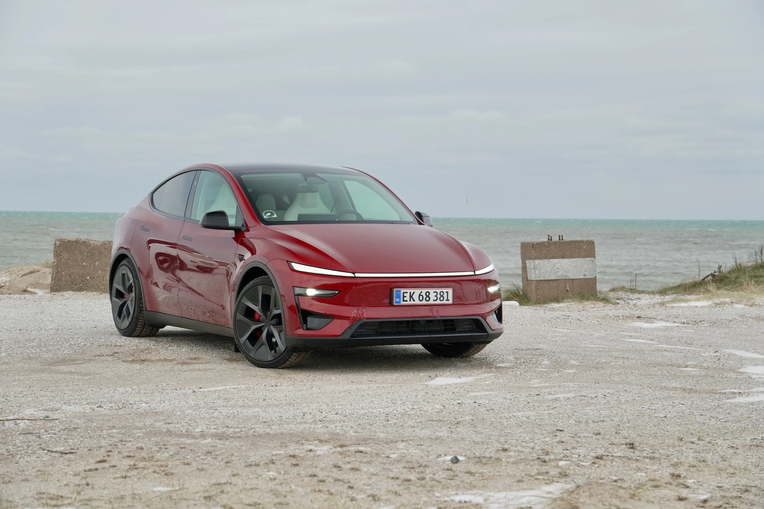 TEST Tesla Model Y Performance MBB 7960