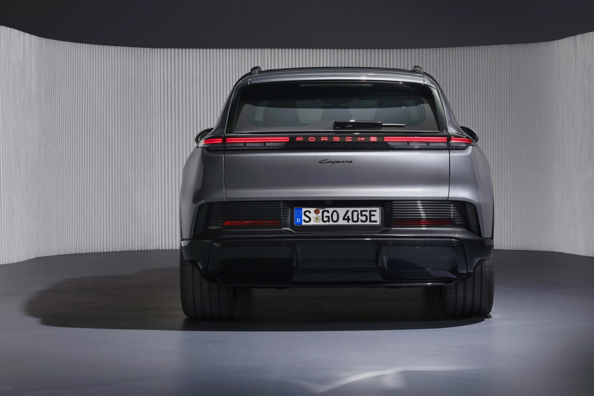 Porsche Cayenne Electric 597 6000x4500