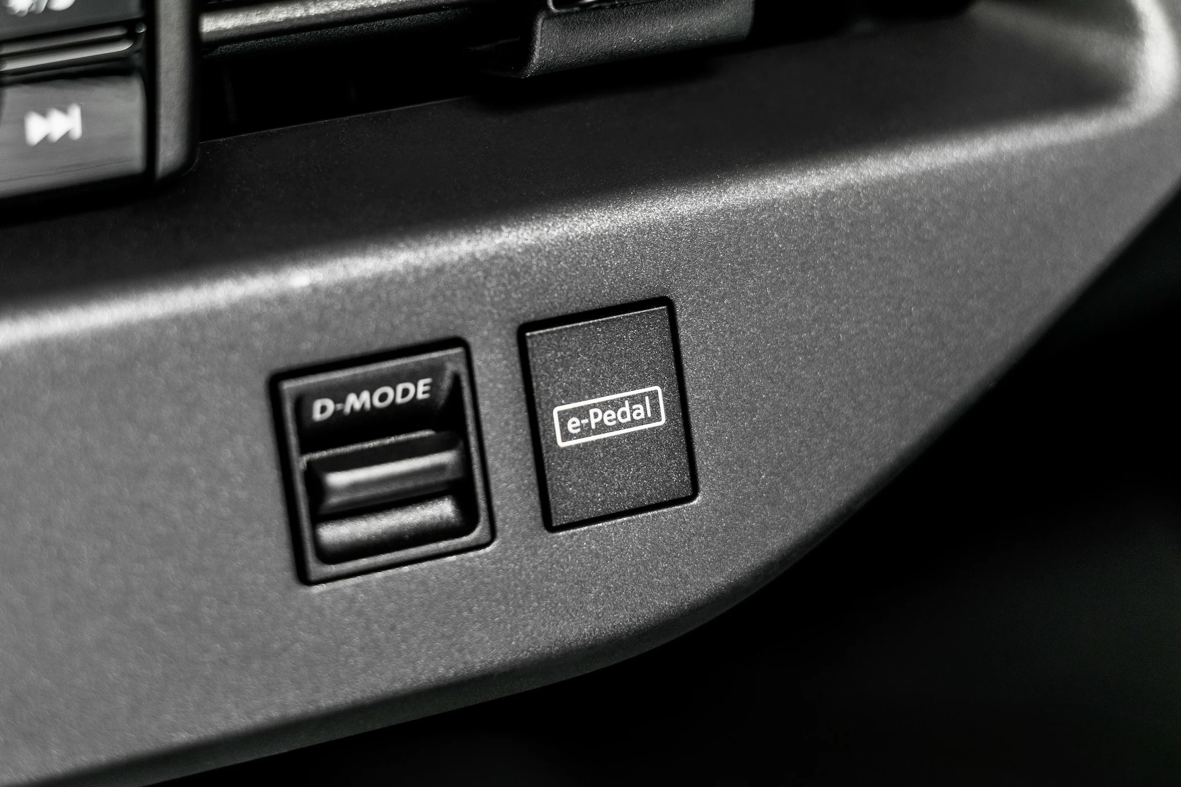 Nissan LEAF070