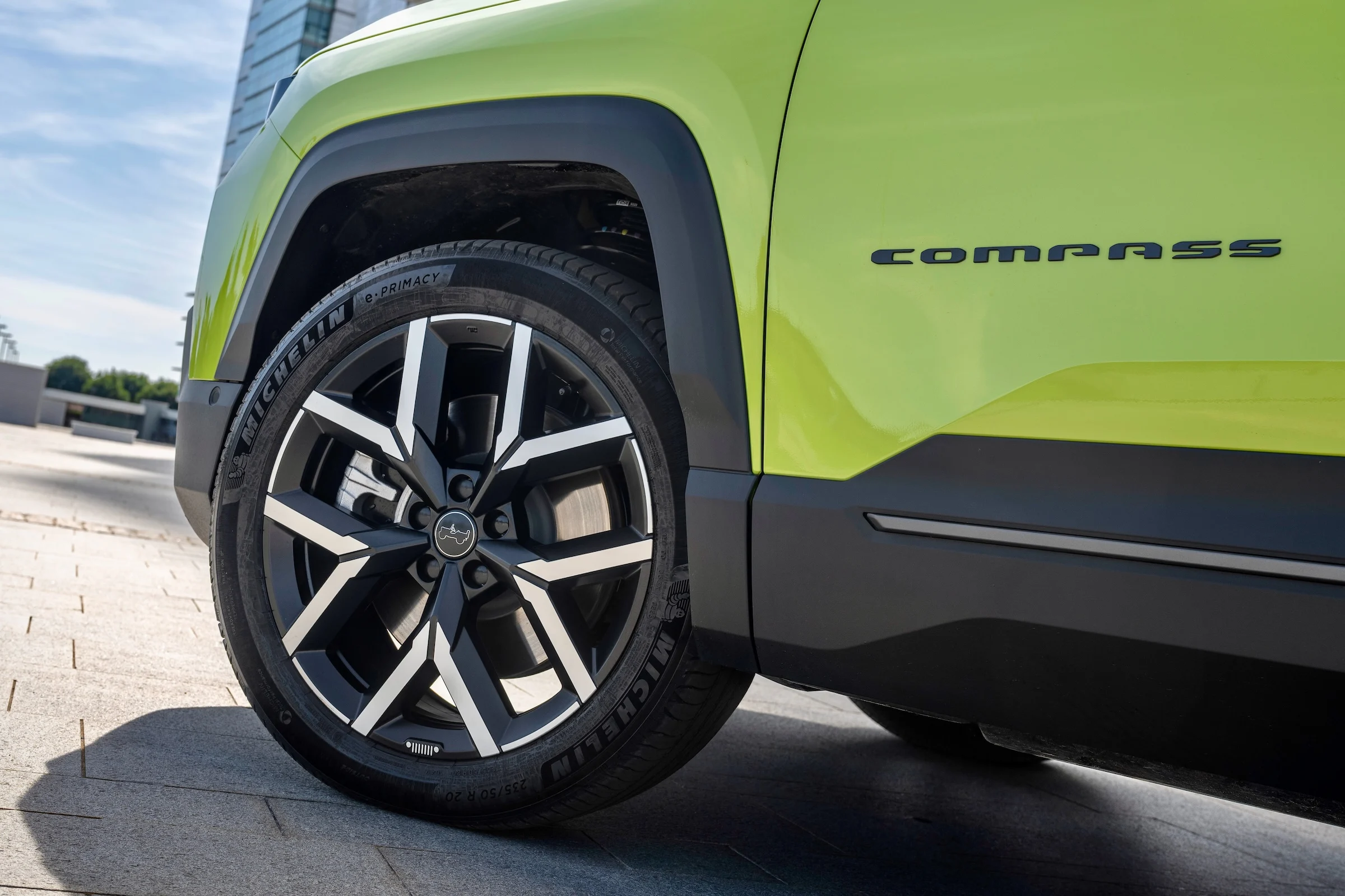 new-jeep-compass-media-drive-5