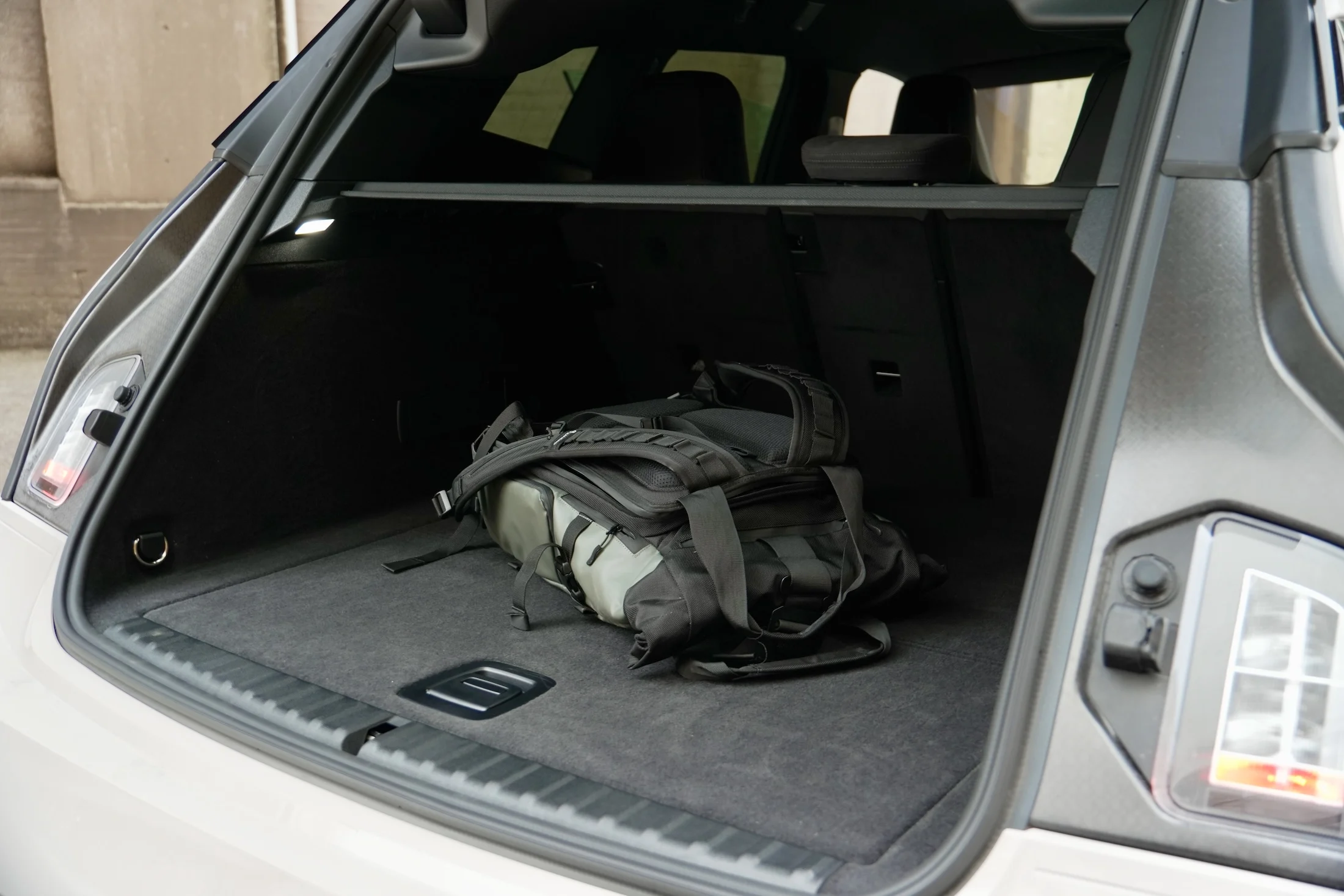 DUEL BMW iX vs Volvo EX90 MBB 2969