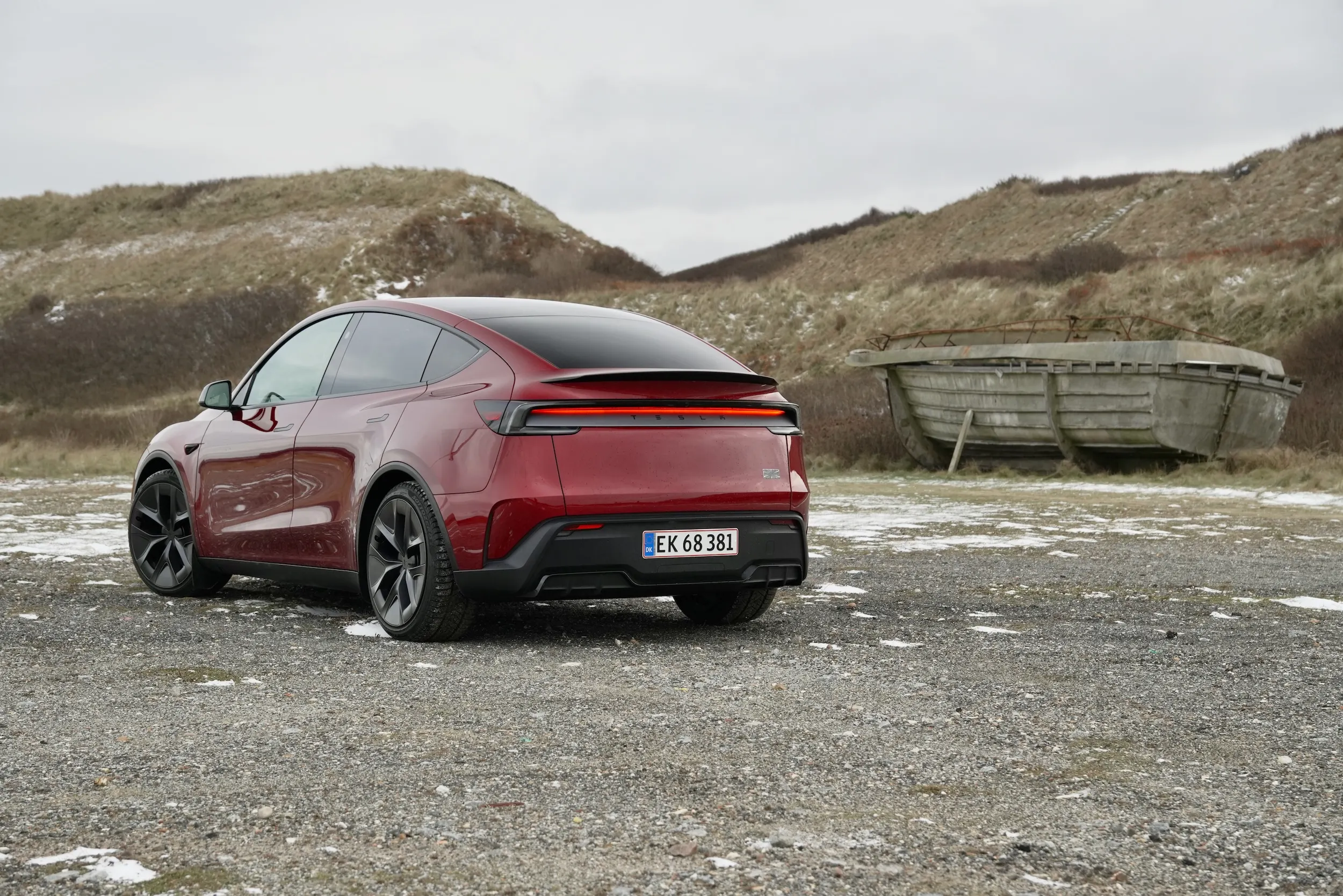 TEST Tesla Model Y Performance MBB 8004