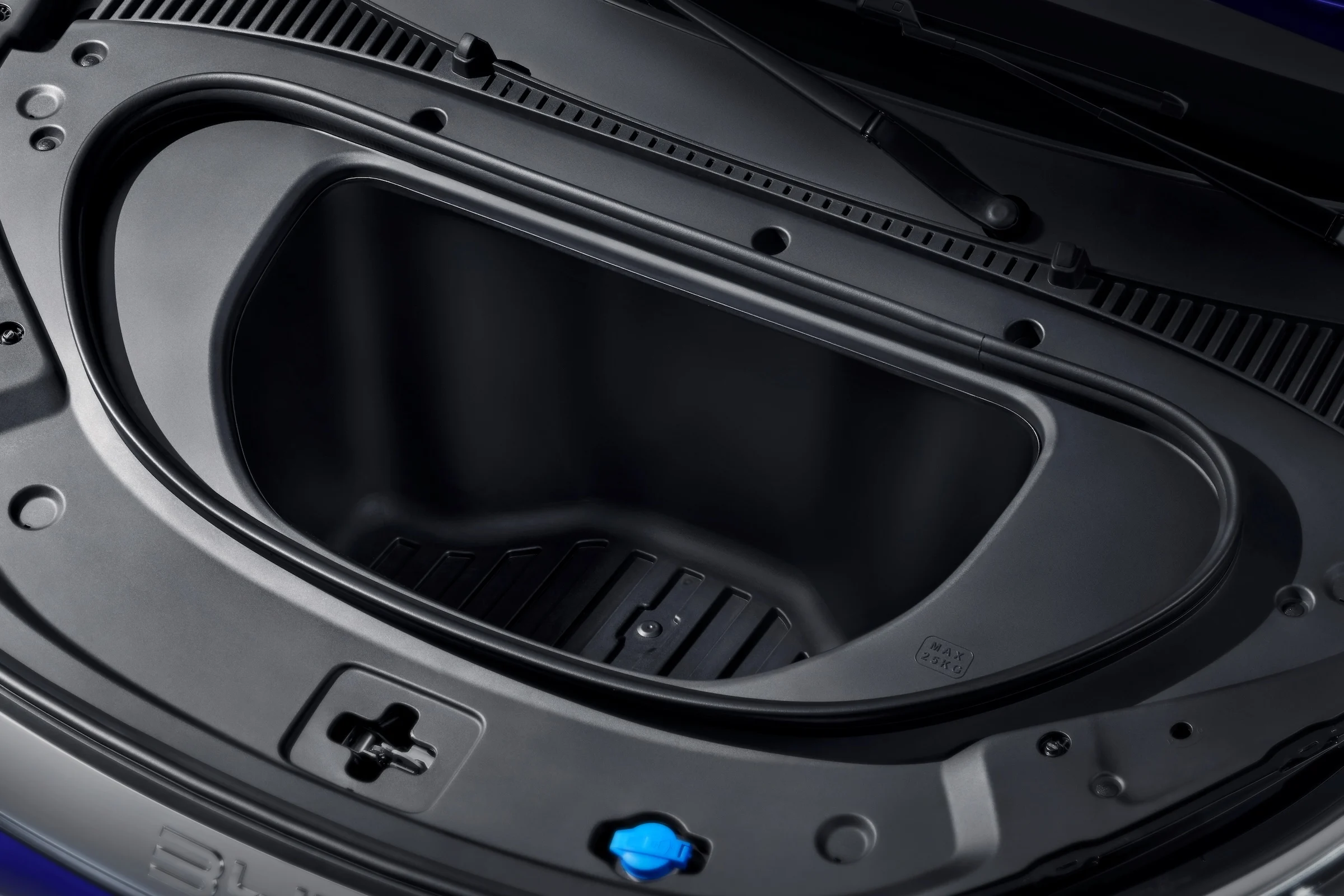 12-ATTO3 LHD Interior Front-Trunk download JPG