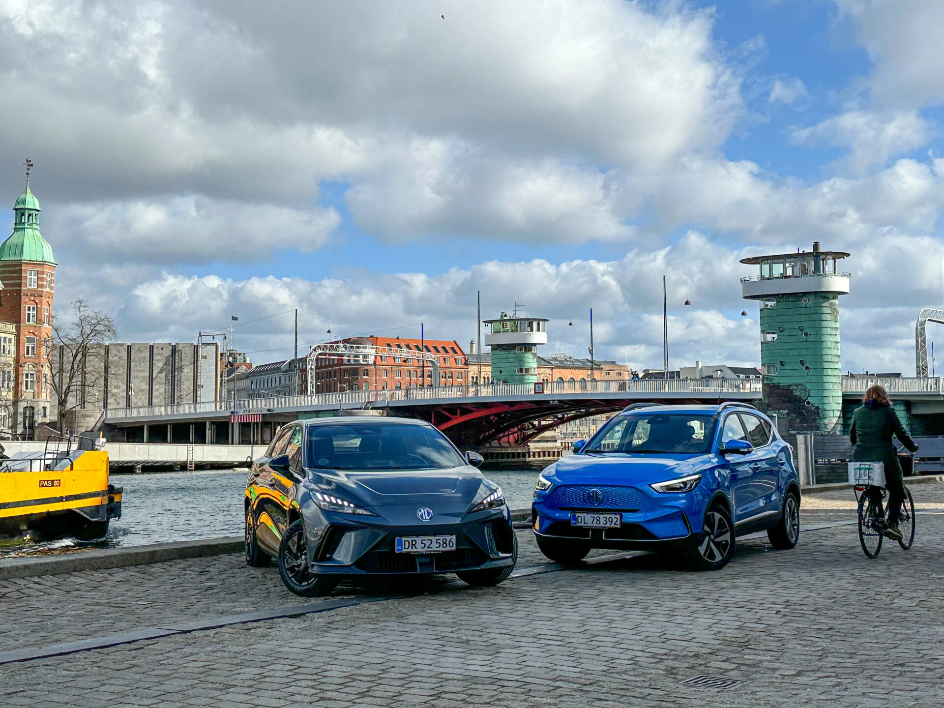 MG ZS EV vs MG4_Eksterior-02