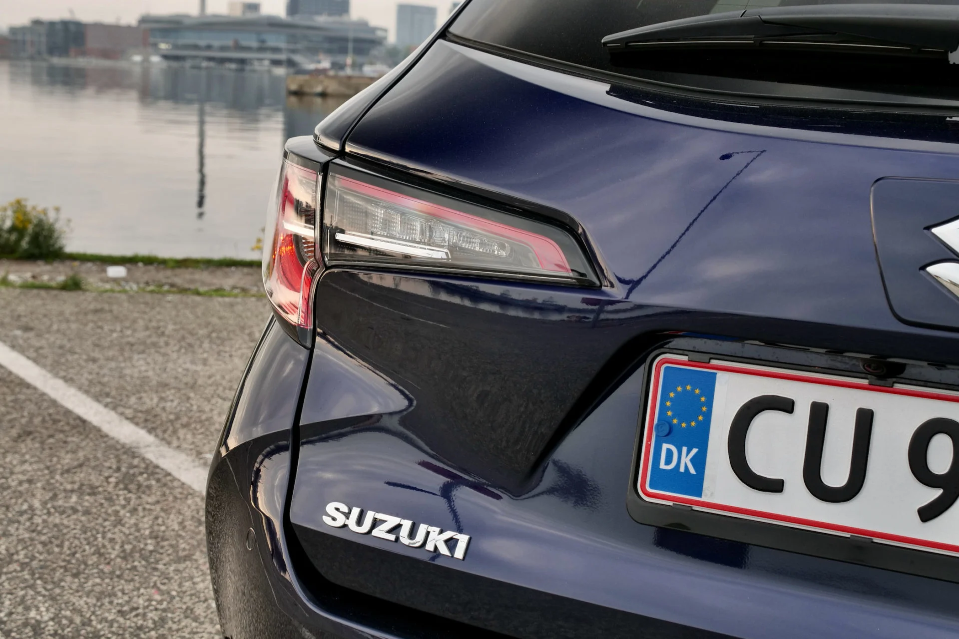 Bilbasen DUEL Kia Ceed SW PHEV vs Suzuki Swace Hybrid9885