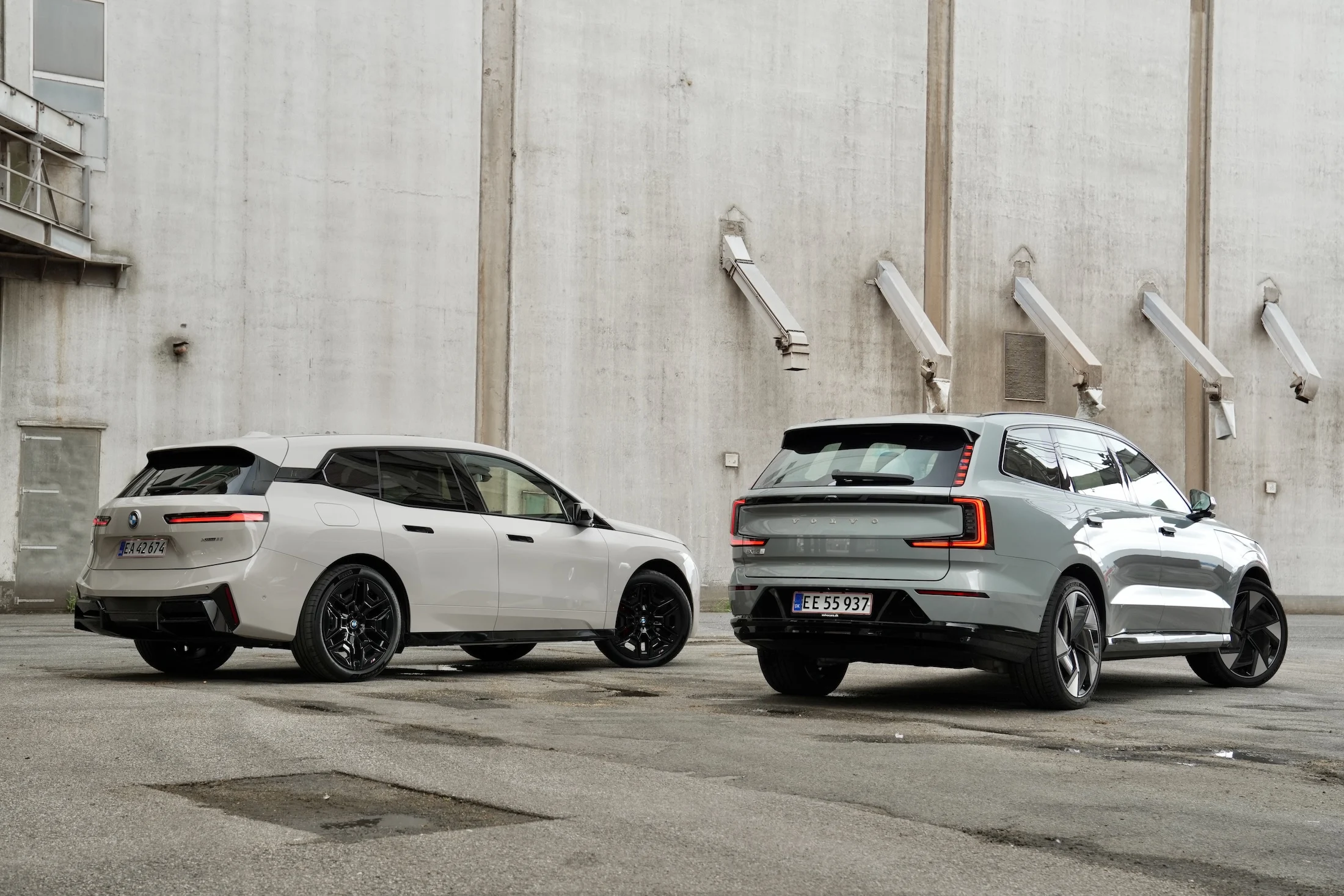 DUEL BMW iX vs Volvo EX90 MBB 2949