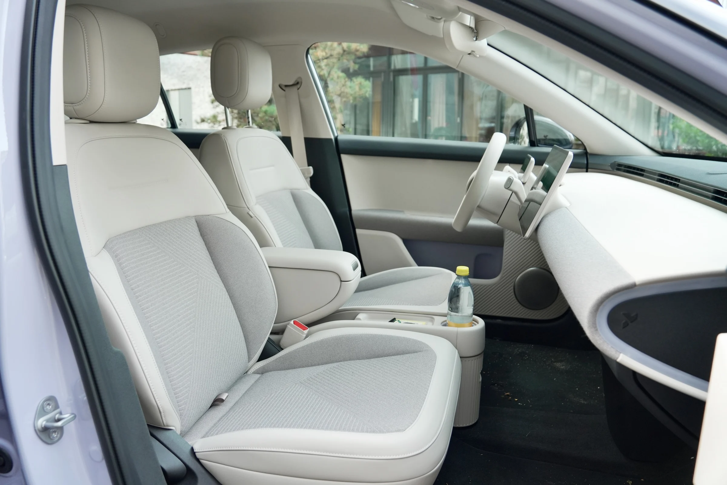 TEST Firefly MBB 676