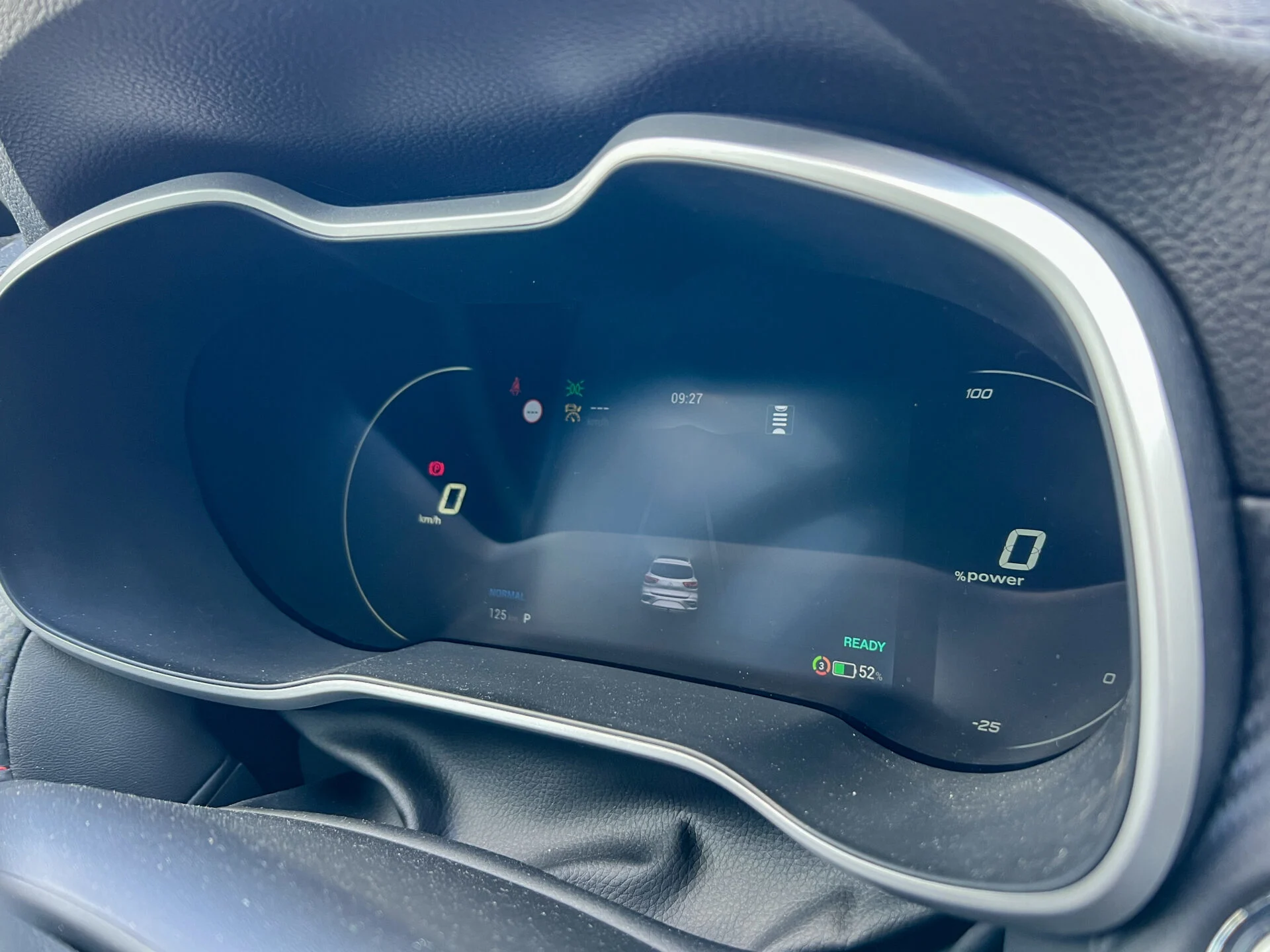 MG ZS EV vs MG4_Interior-11
