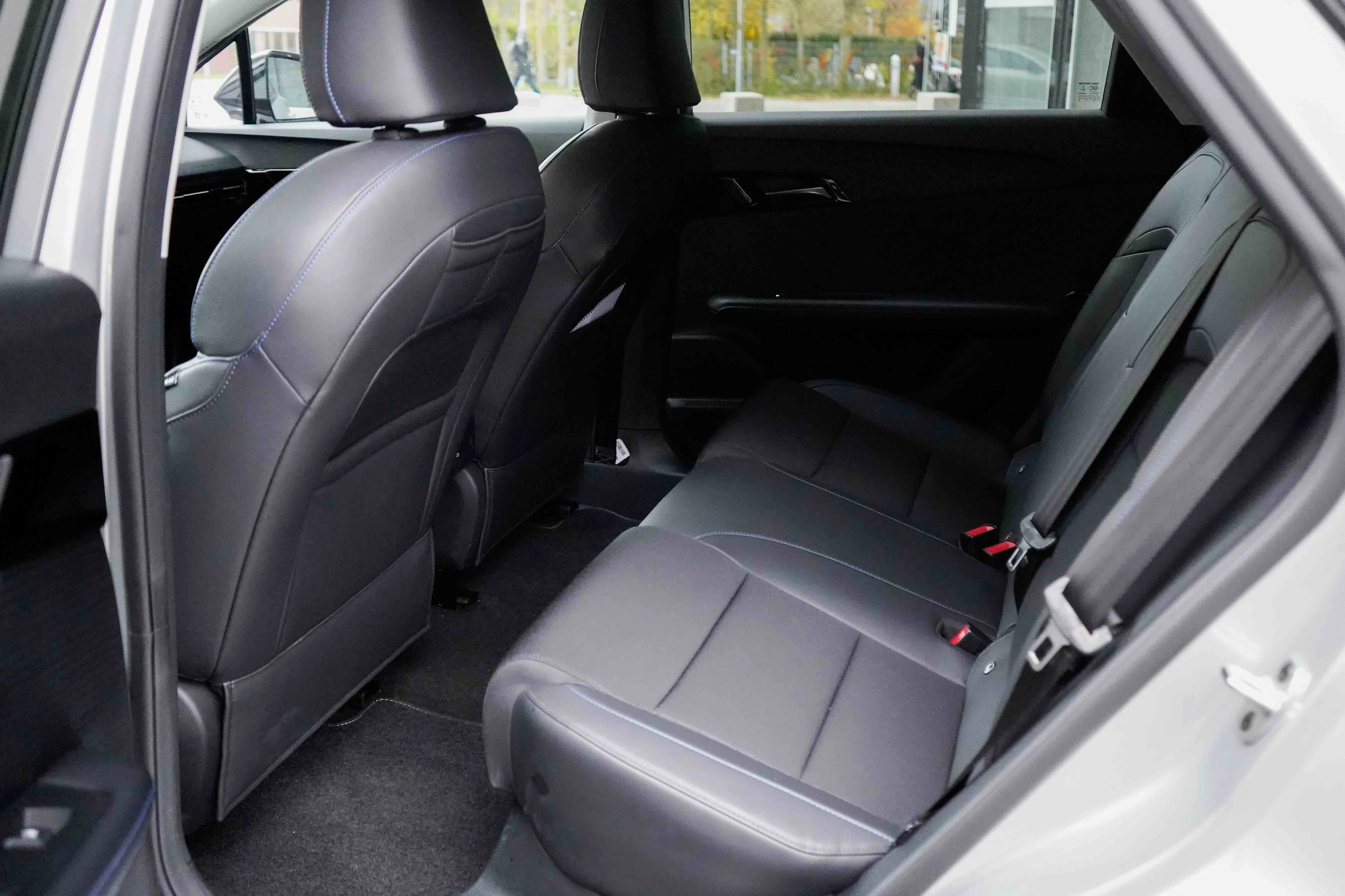 MG4 Extended Range-03