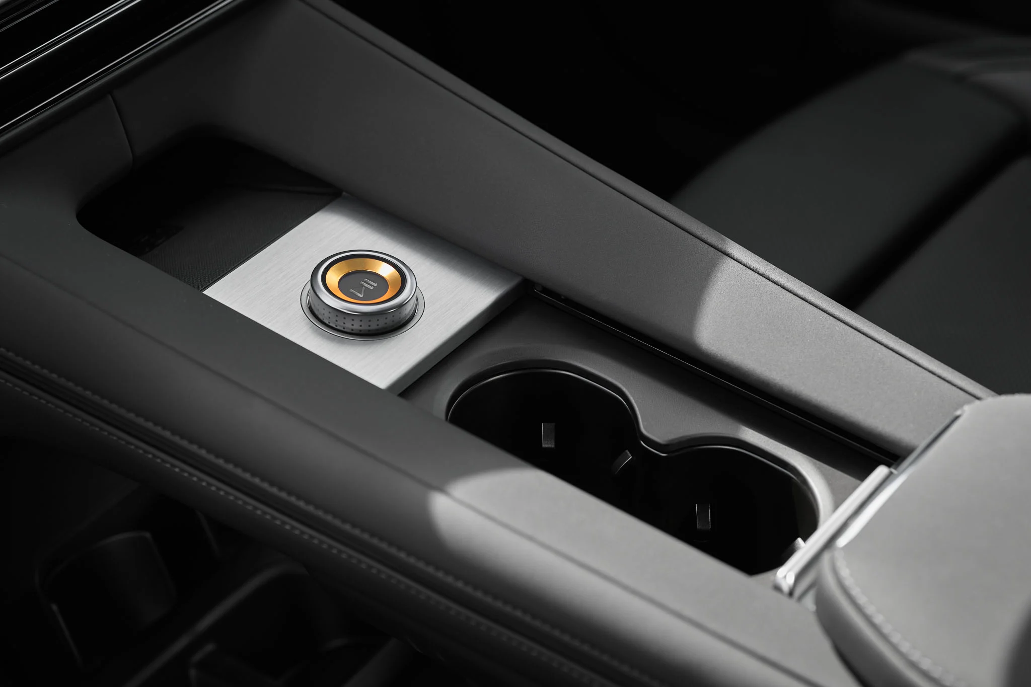 Polestar 4 SUV-5