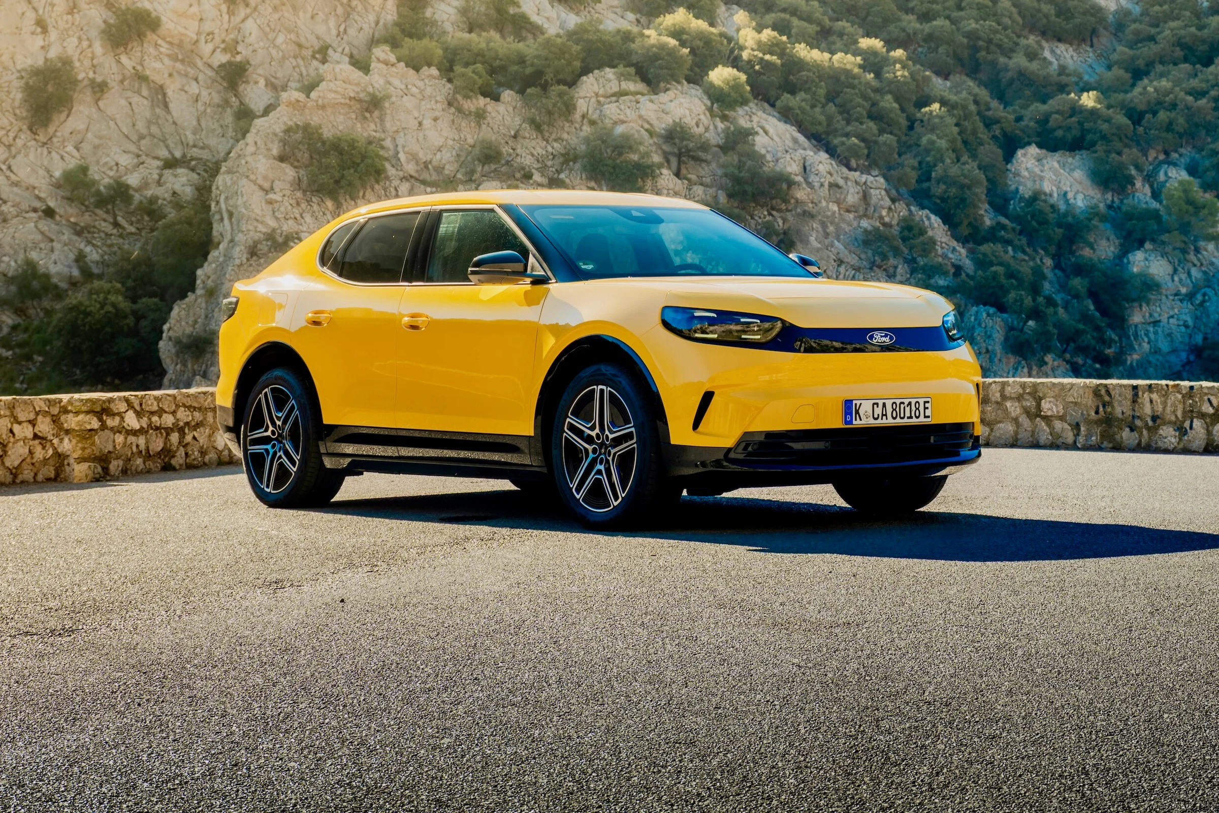 2026 Ford Capri Vivid Yellow Exterior 01