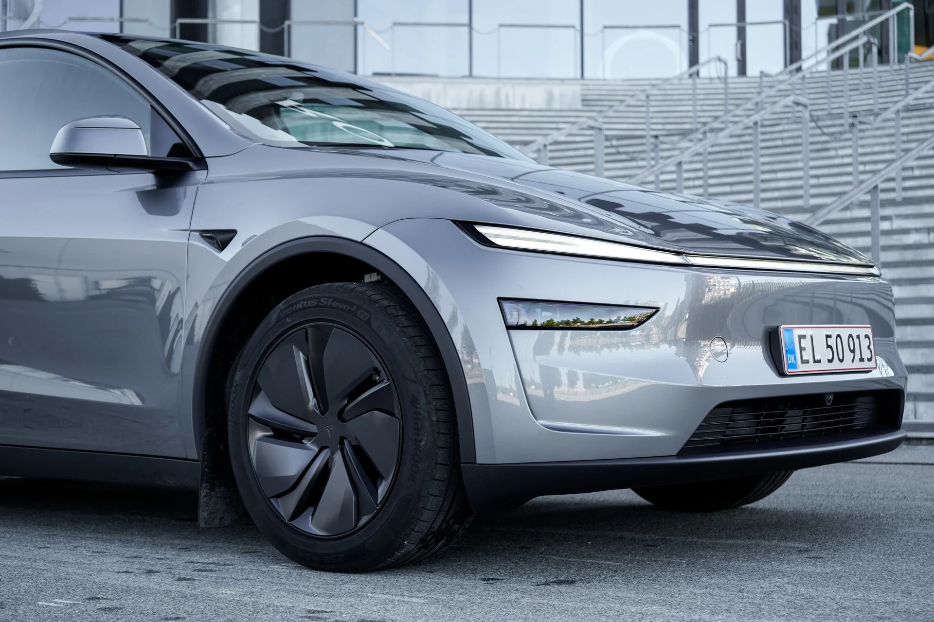 Tesla Model Y -25