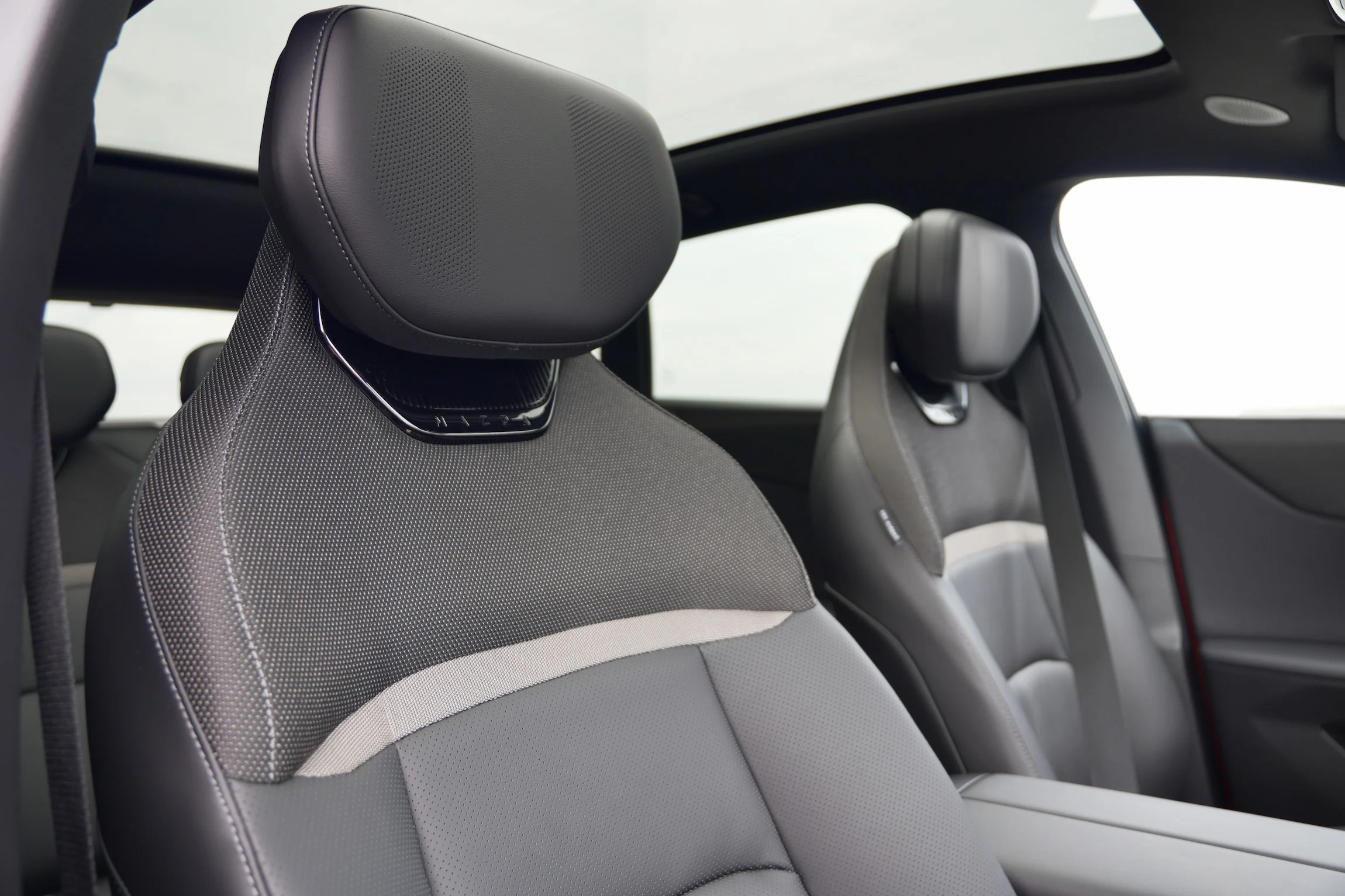 FØRSTE TUR Mazda CX-6e MBB 214