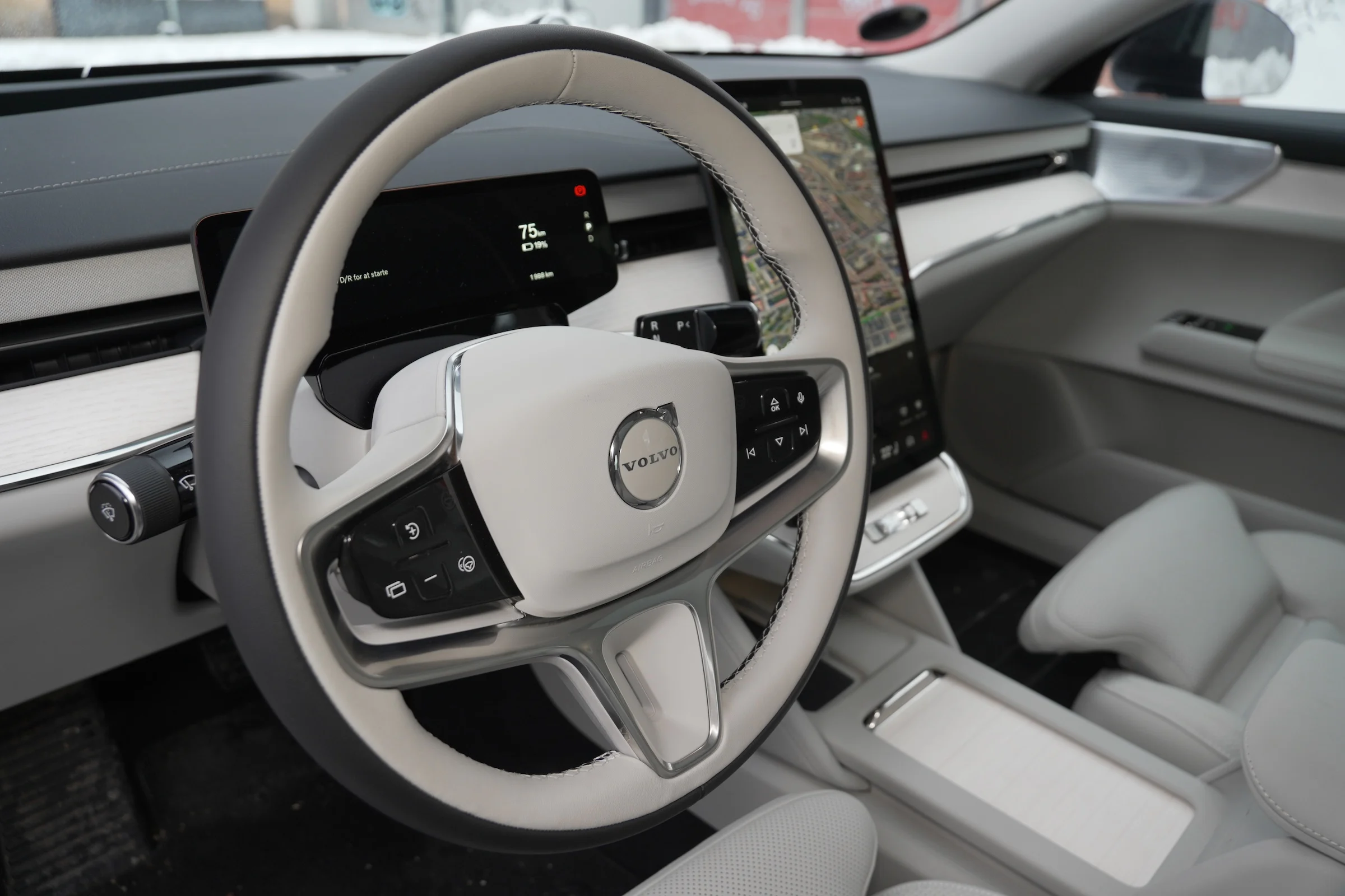 TEST Volvo ES90 RWD MBB 418