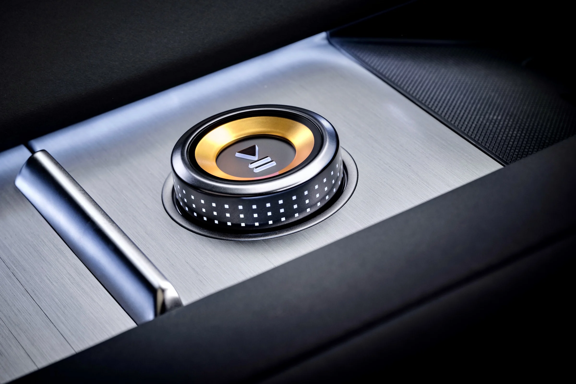 Polestar 4 SUV -5816-4polestar-260702-3504-v003-1