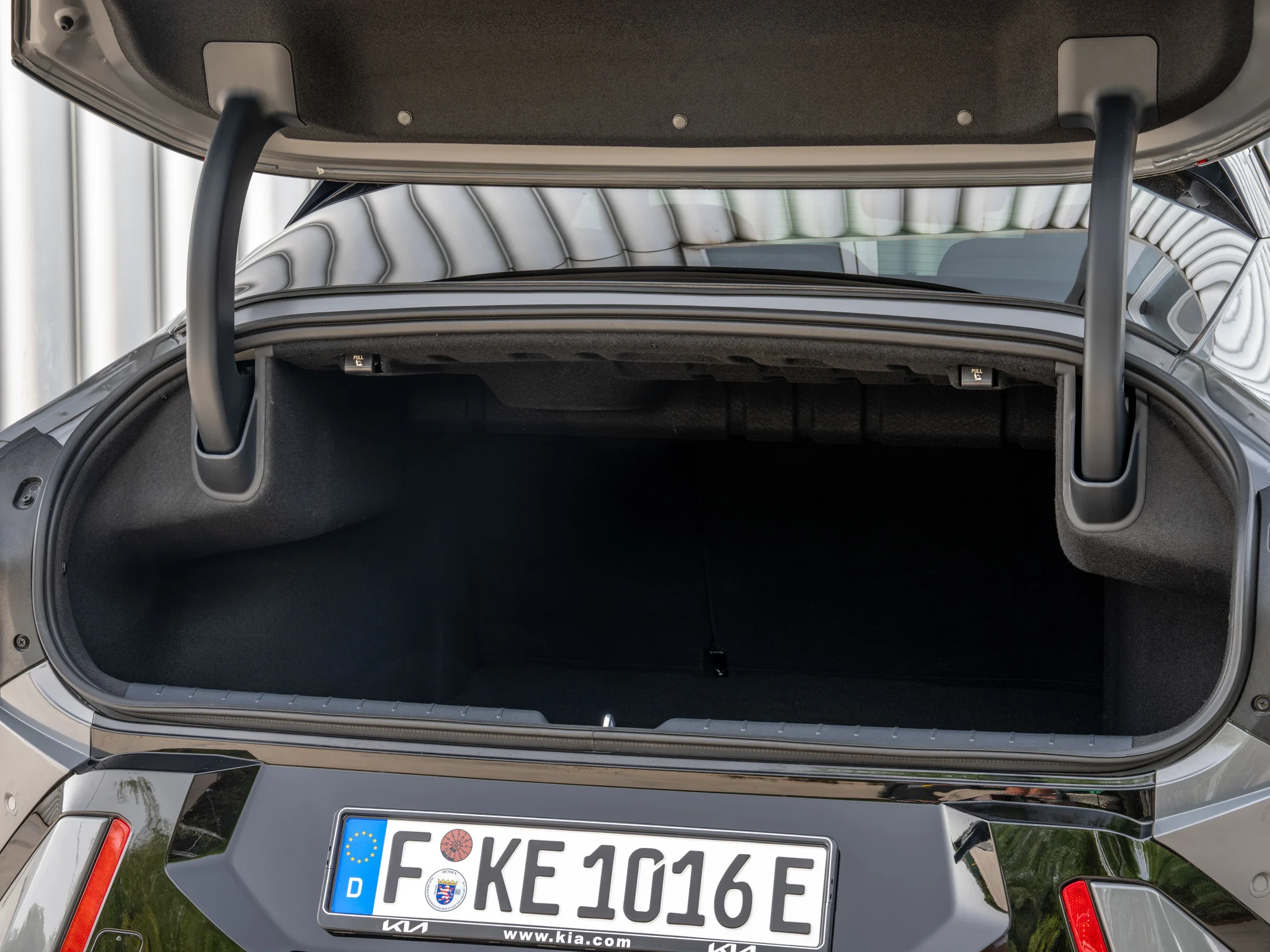 Kia EV4-06