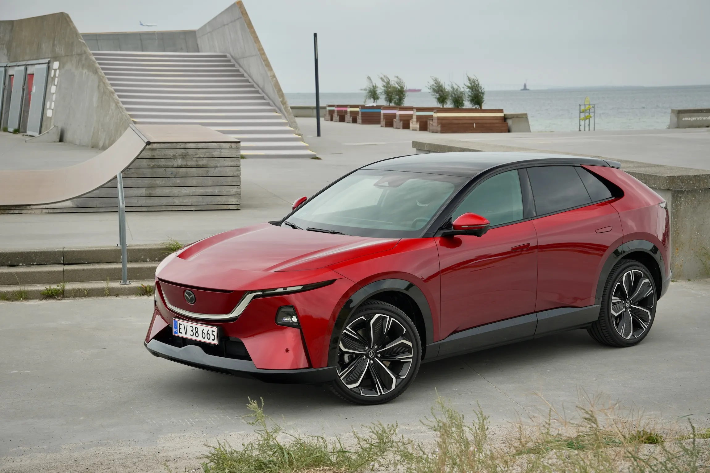 FØRSTE TUR Mazda CX-6e MBB 137