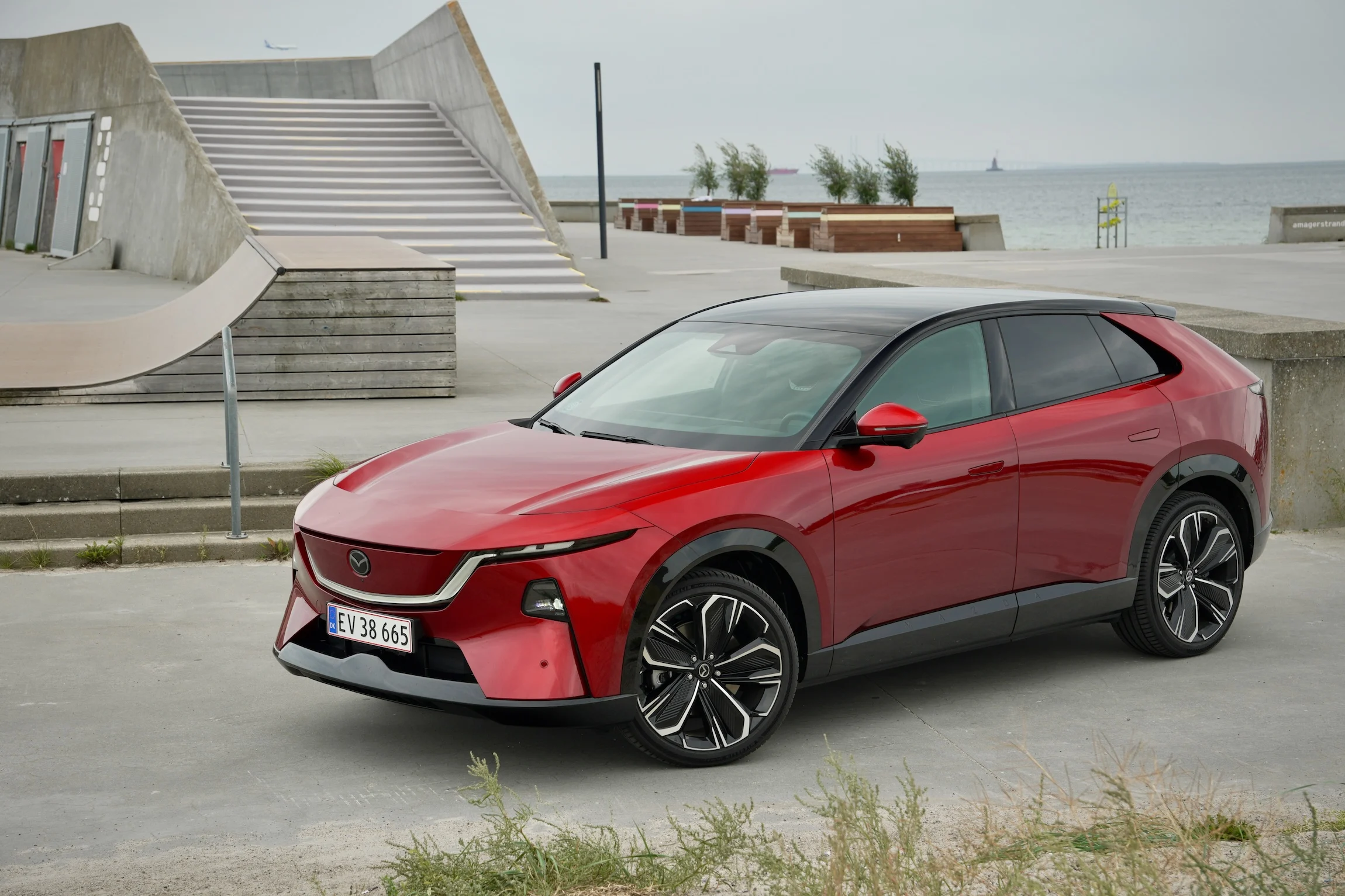 FØRSTE TUR Mazda CX-6e MBB 137