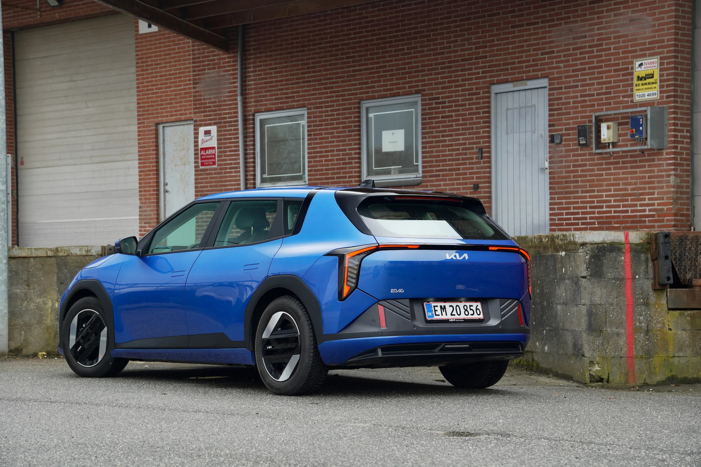 Kia EV4 LR vs VW ID.3 Max+ MBB085