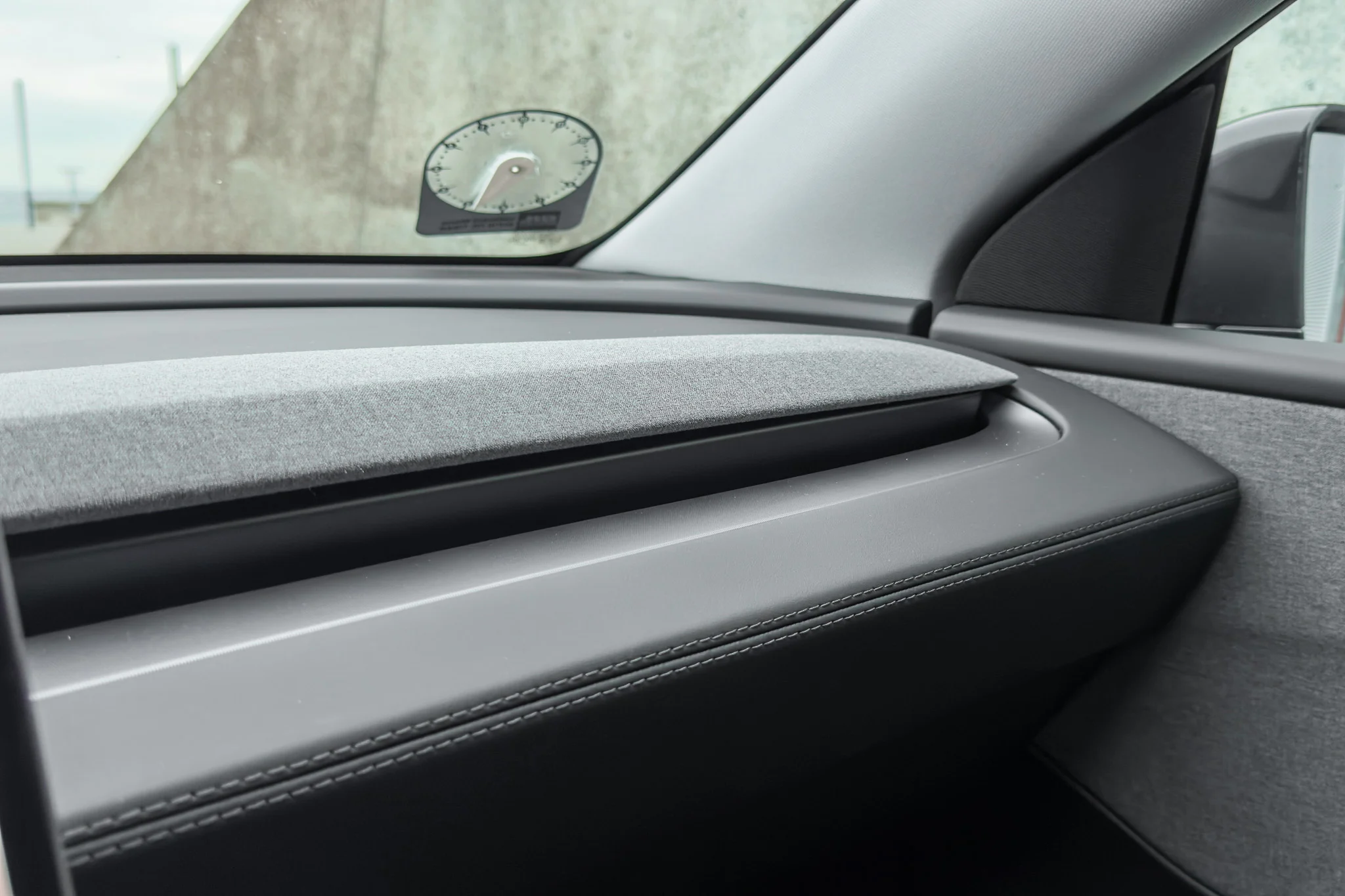 Tesla Model Y Baghjulstræk - Interiør-12