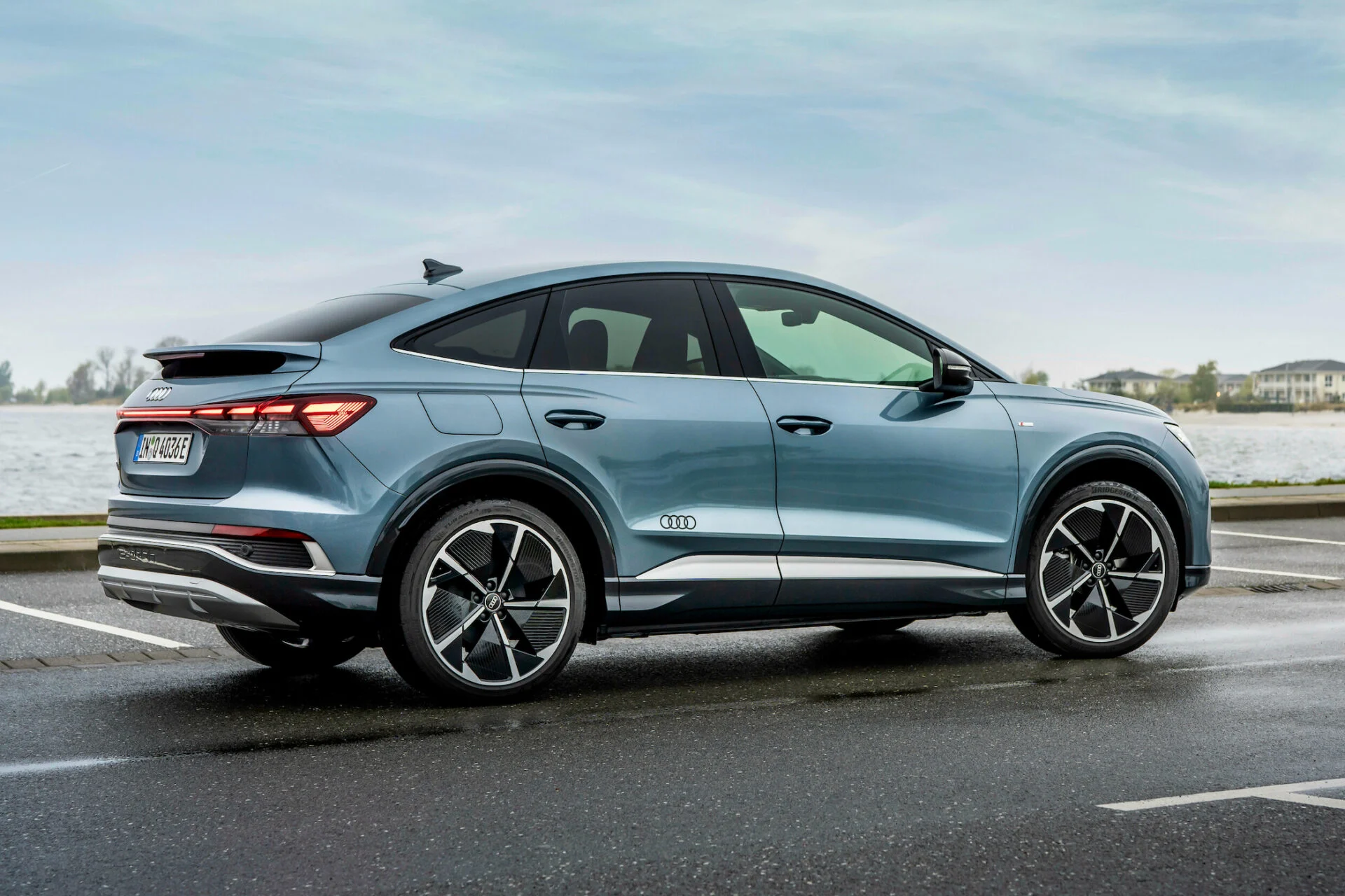 Q4 Sportback e-tron